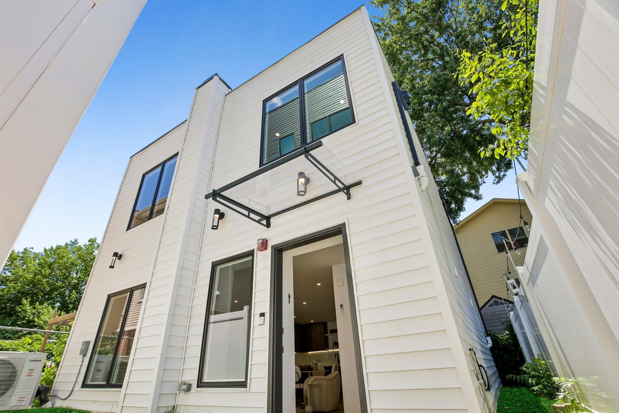 105 Laidlaw Ave Four Property Photo 2