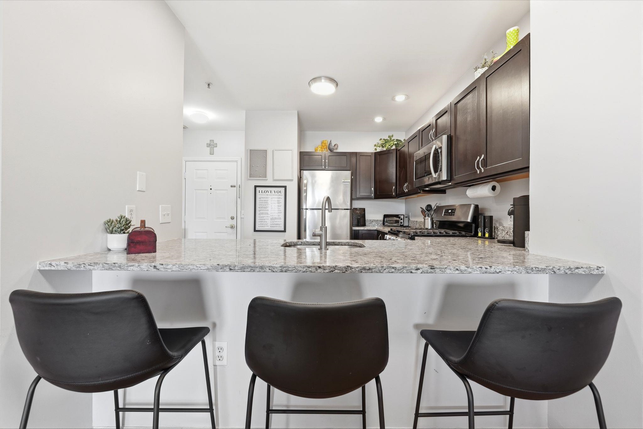 242 The Promenade 242 Property Photo 7