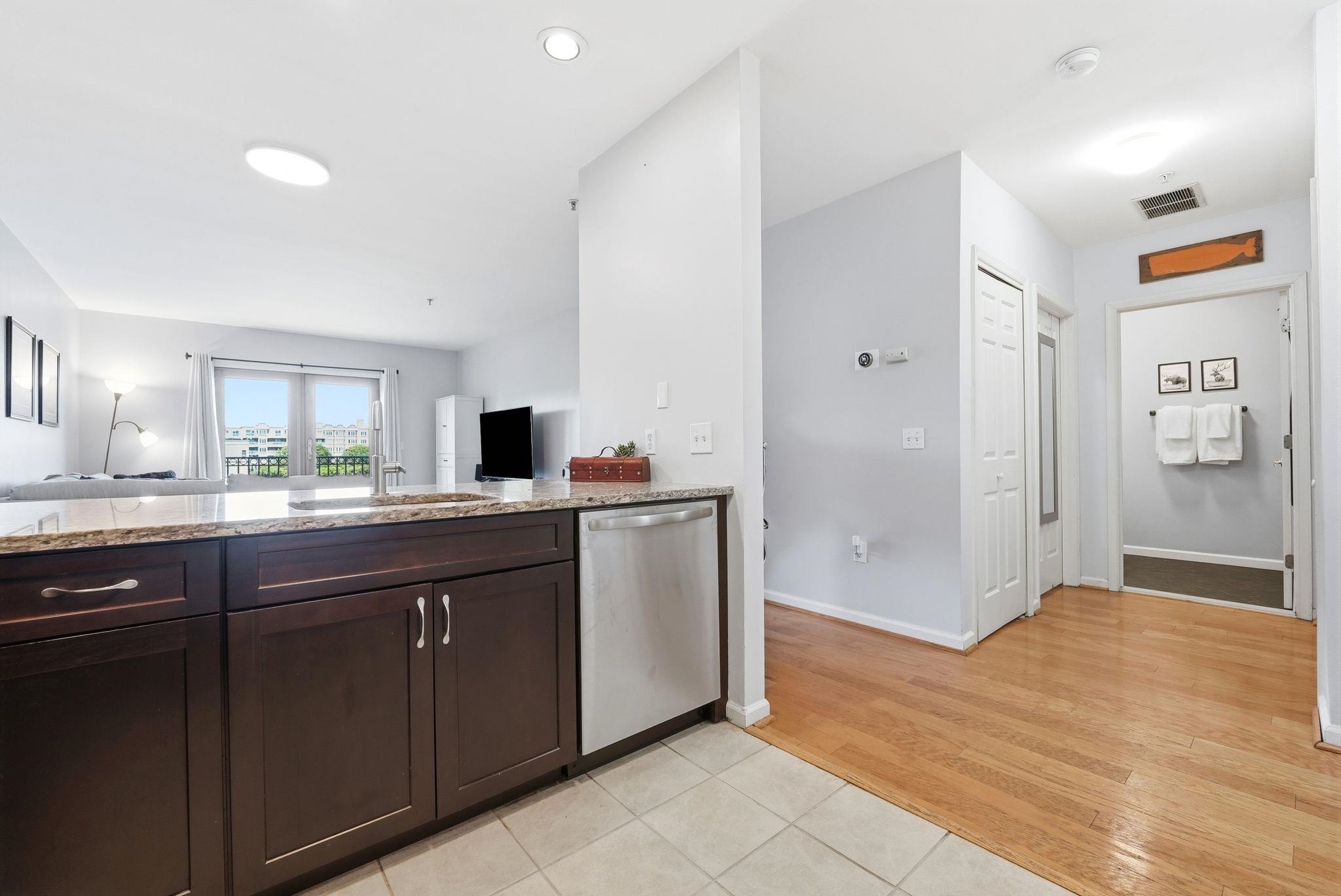 242 The Promenade 242 Property Photo 13