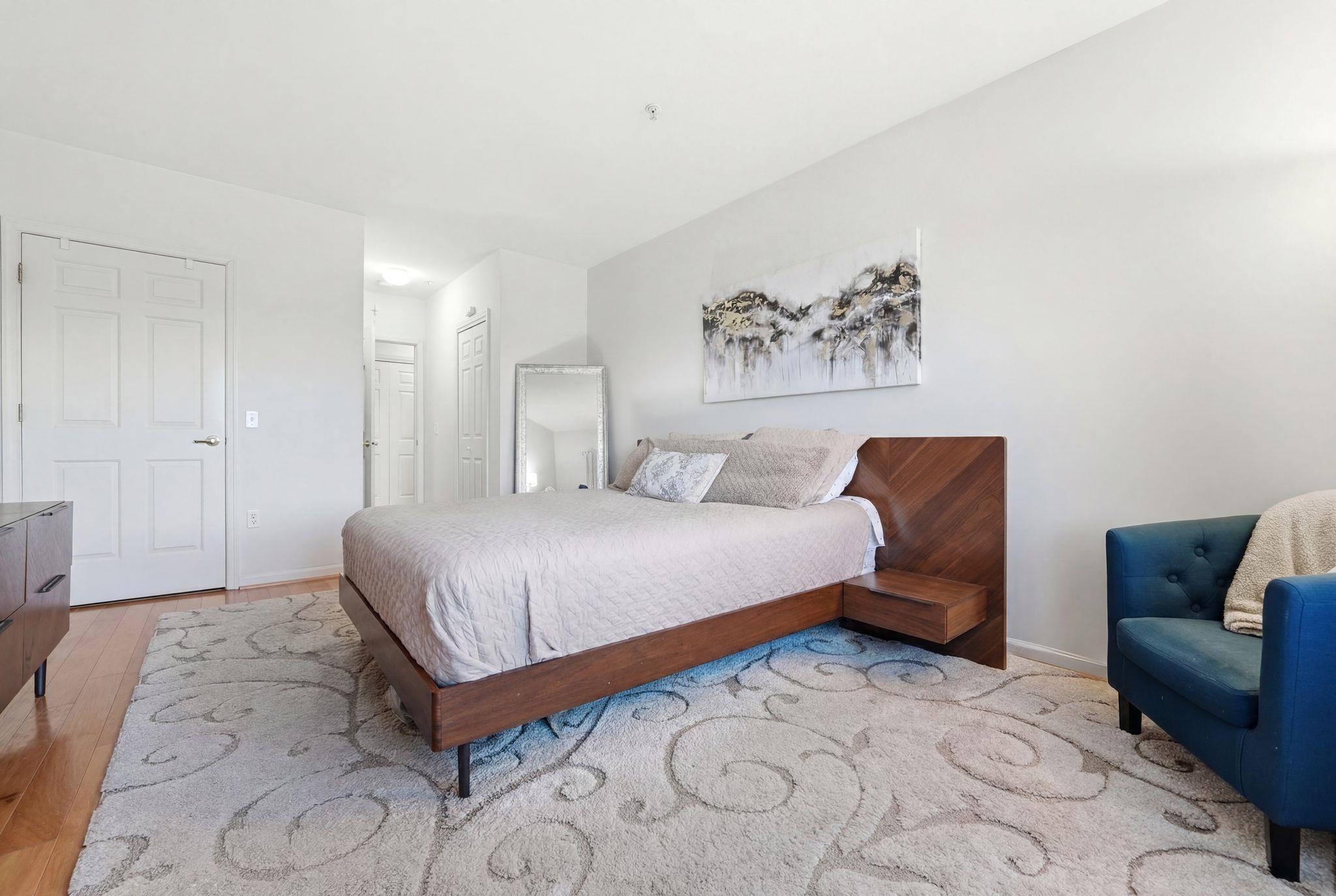 242 The Promenade 242 Property Photo 16