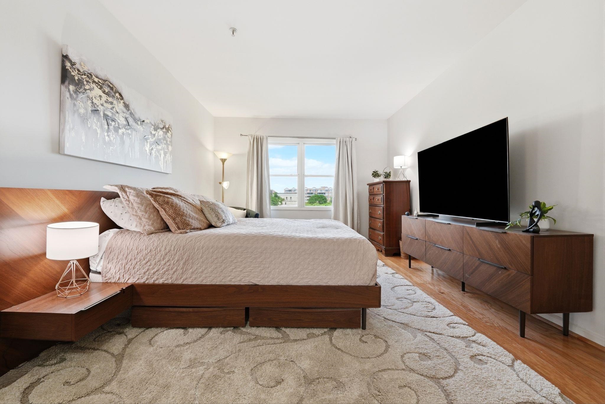 242 The Promenade 242 Property Photo 17