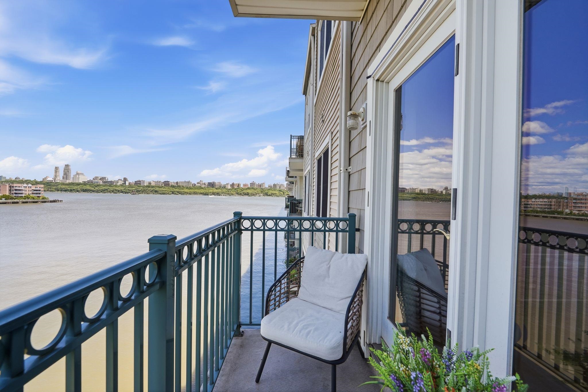 242 The Promenade 242 Property Photo 23