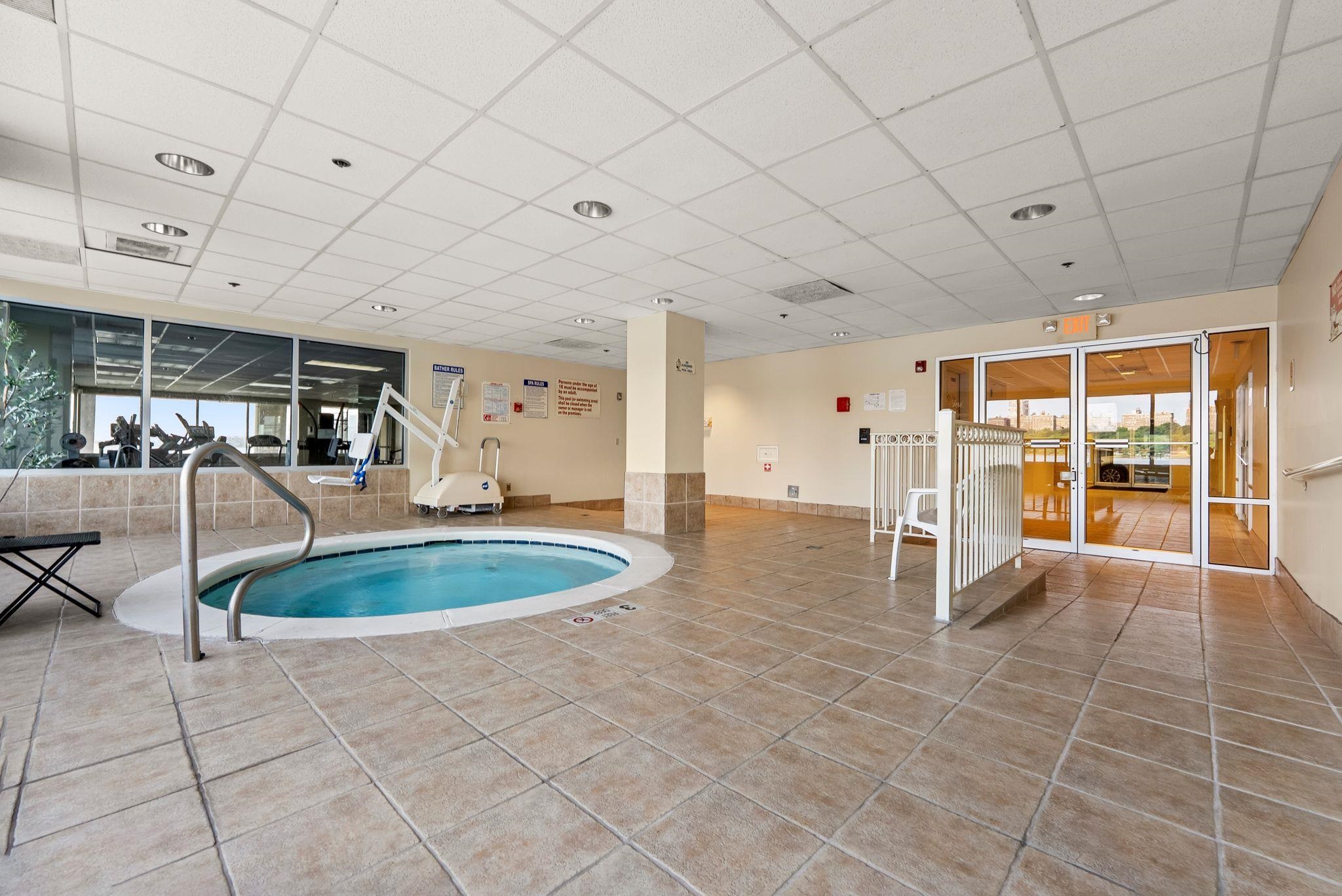 242 The Promenade 242 Property Photo 28