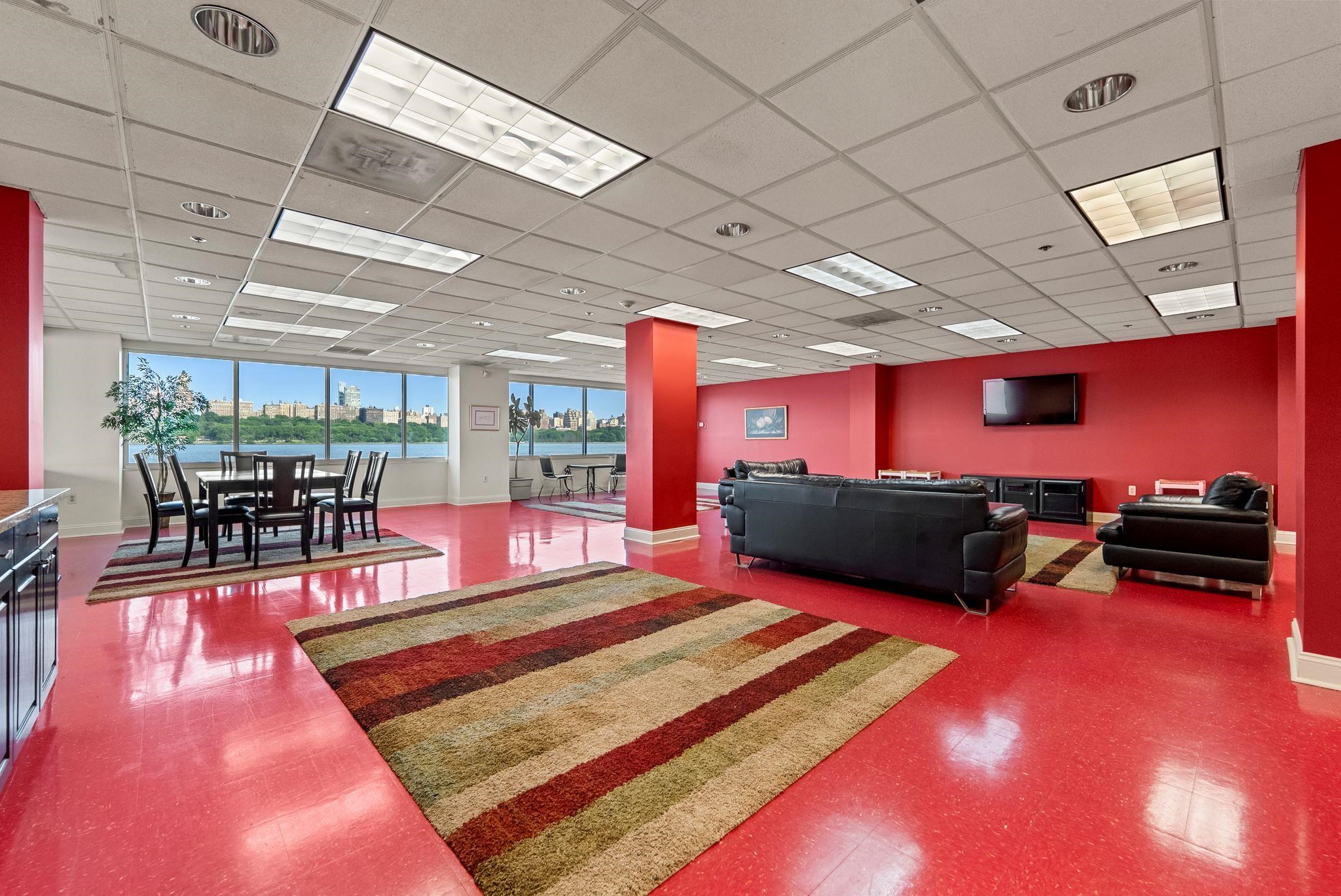 242 The Promenade 242 Property Photo 29