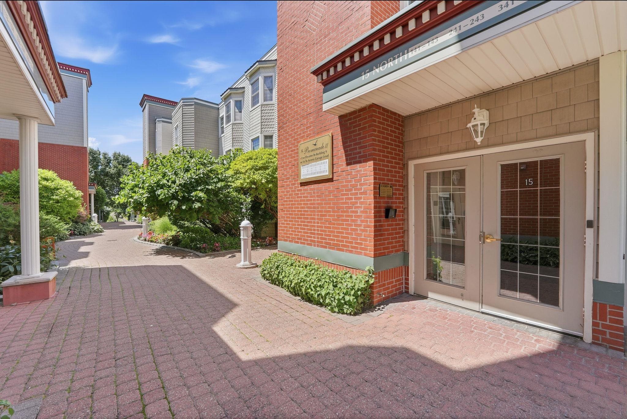 242 The Promenade 242 Property Photo 39
