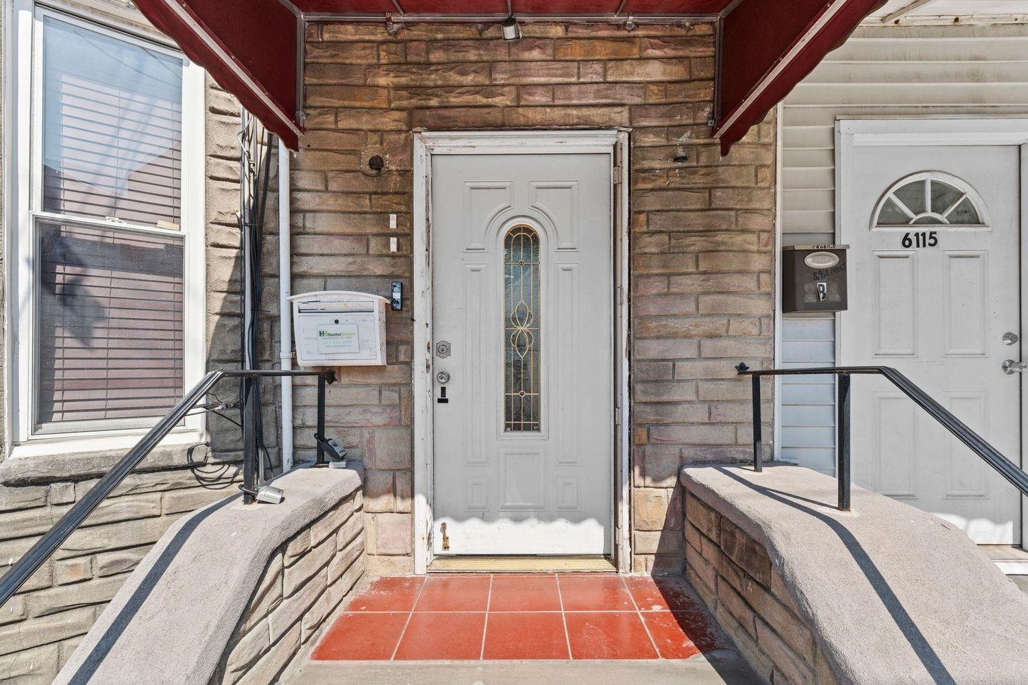 6113 Washington St Property Photo 3
