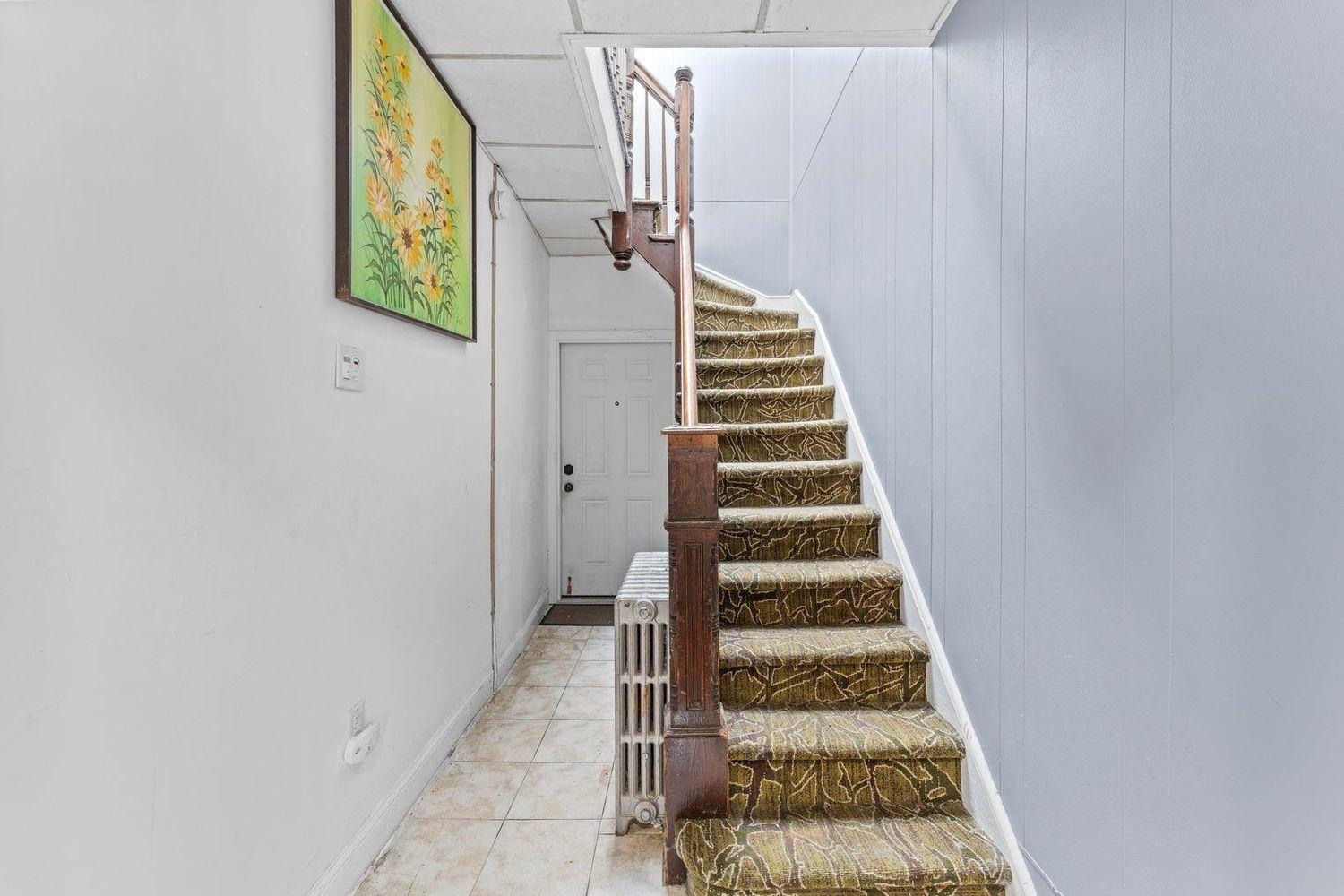 6113 Washington St Property Photo 4