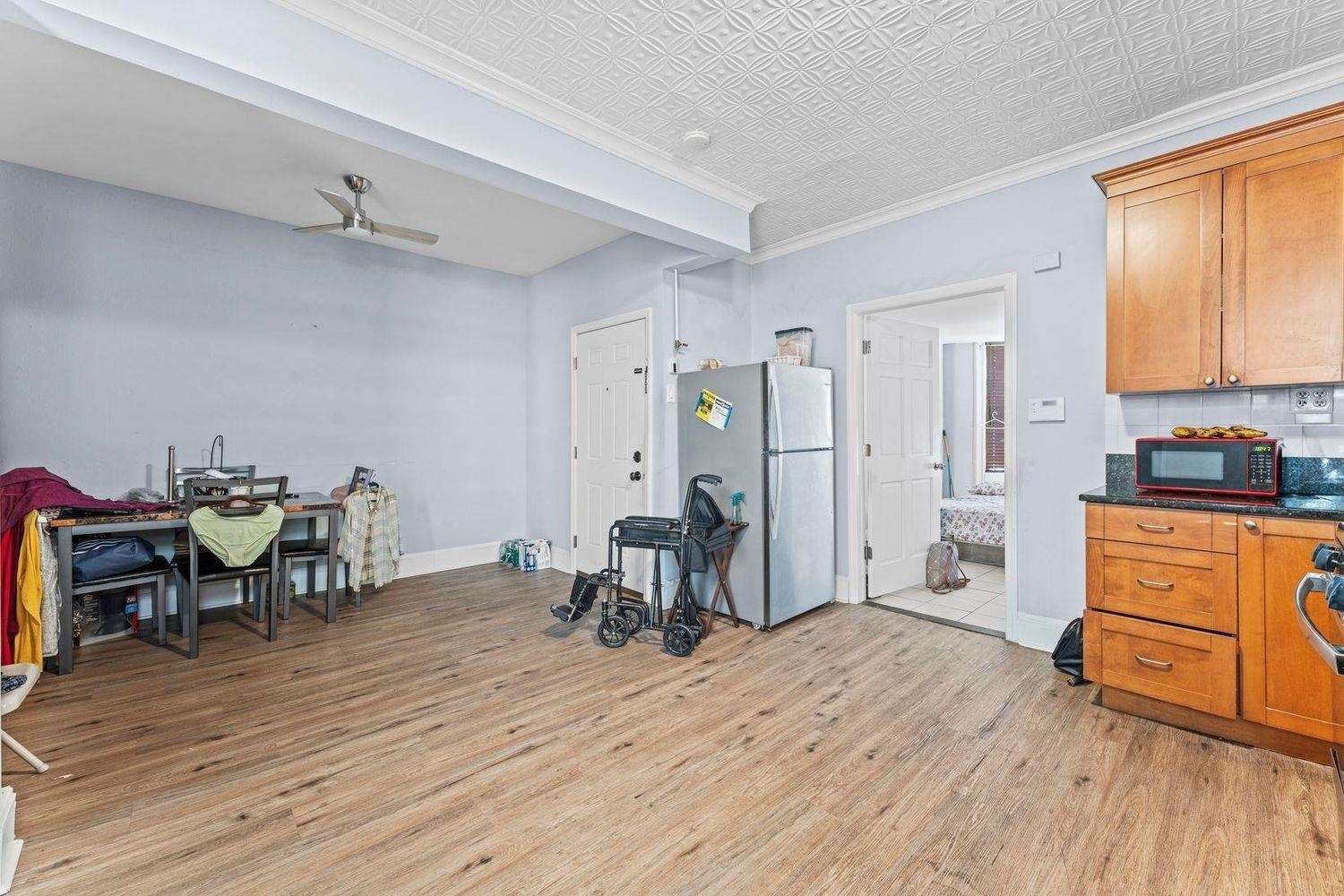 6113 Washington St Property Photo 14