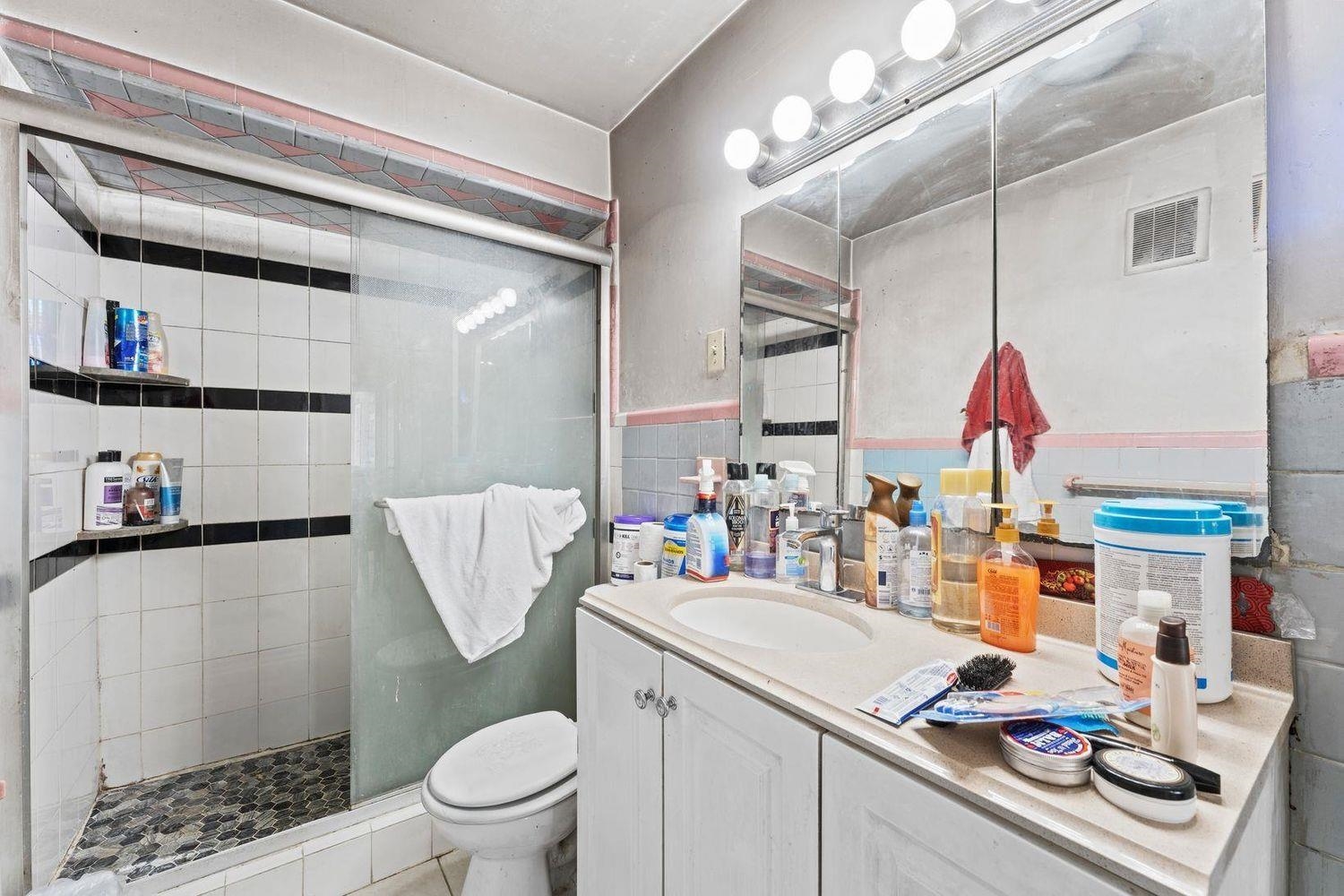 6113 Washington St Property Photo 23