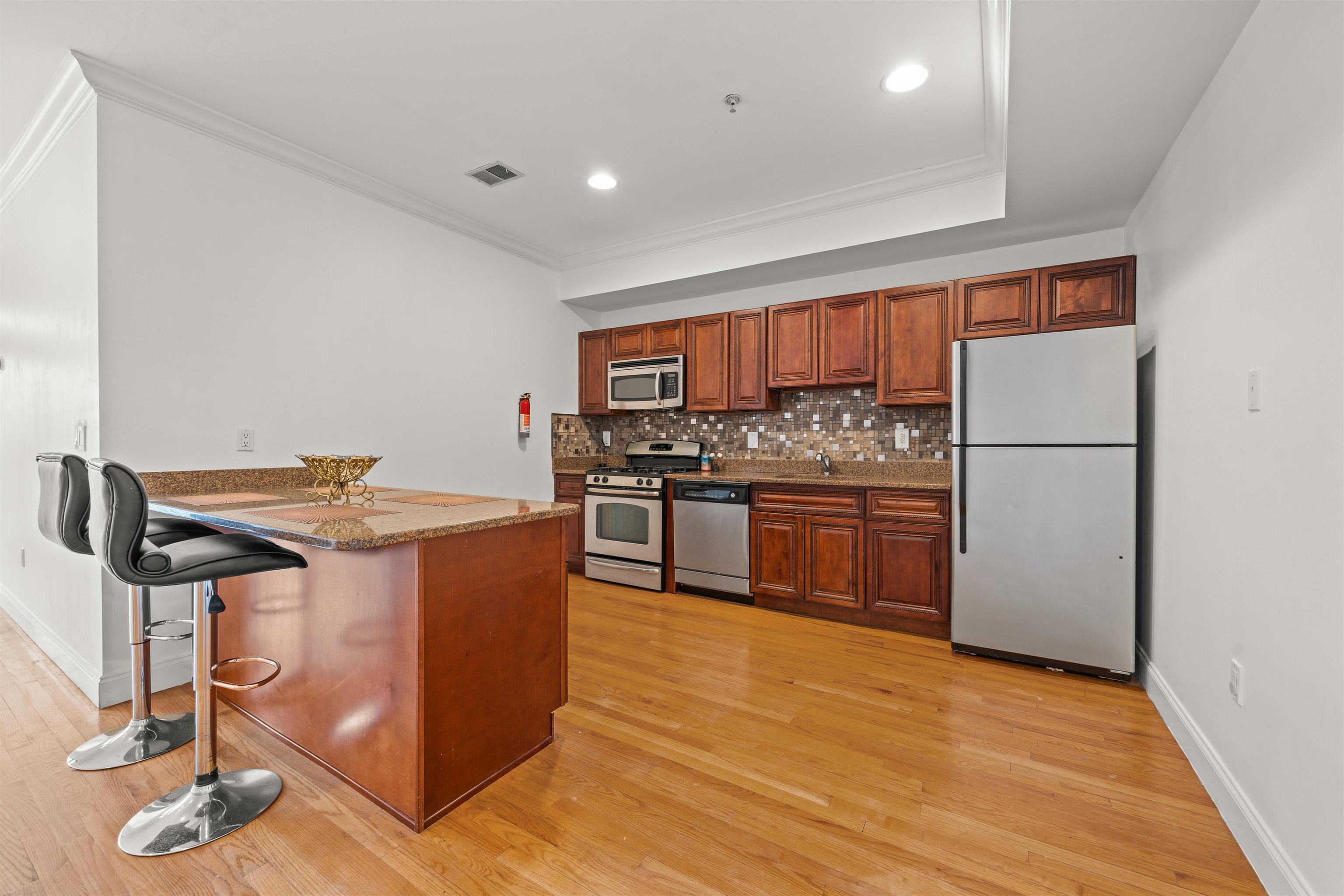 255 Broadway 206 Property Photo 3