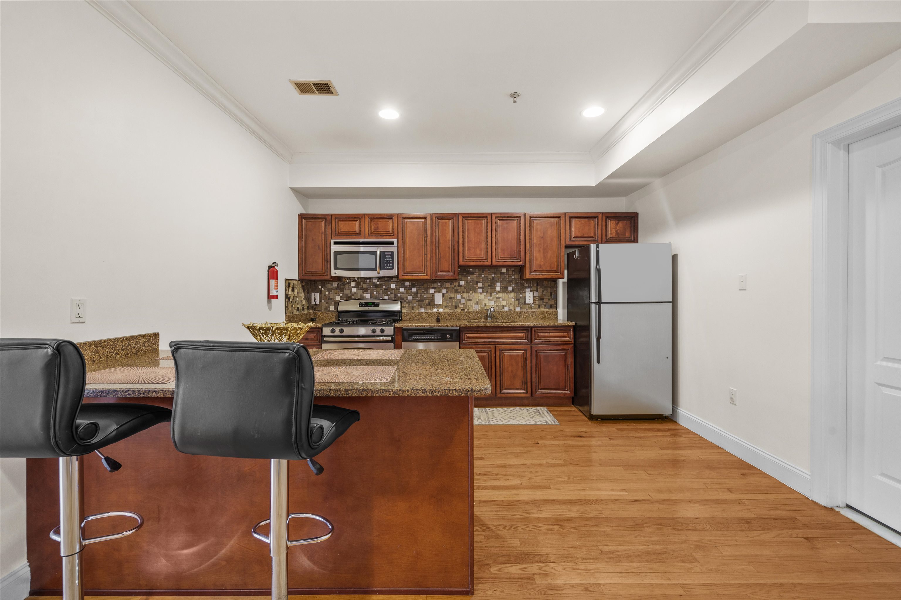255 Broadway 206 Property Photo 4