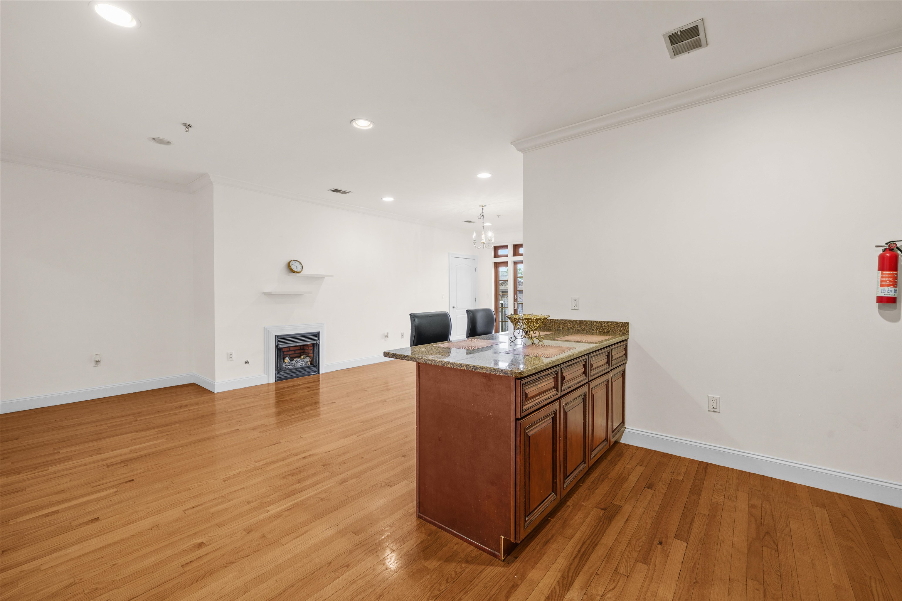 255 Broadway 206 Property Photo 6