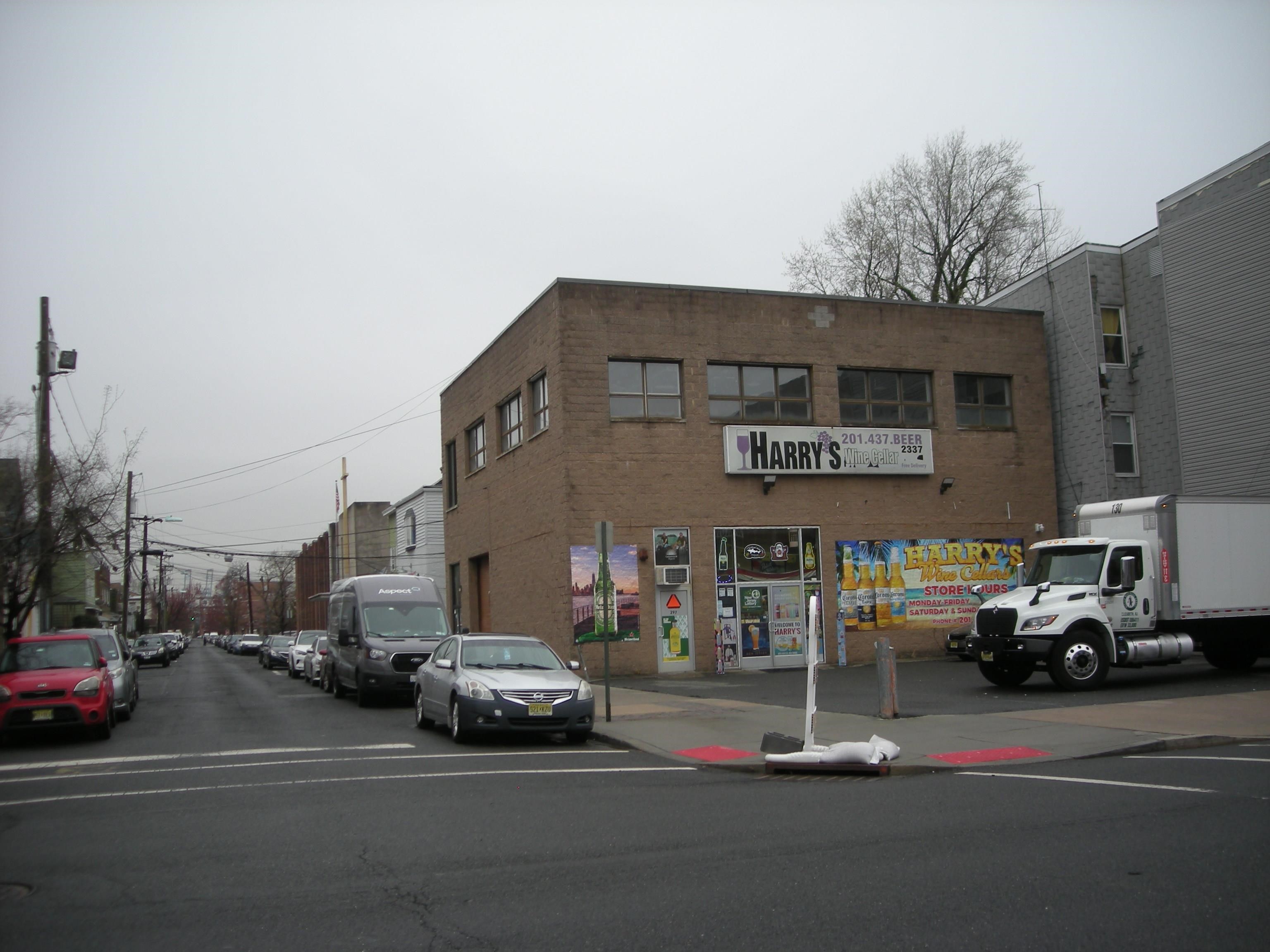 297-299 BROADWAY Property Photo 1