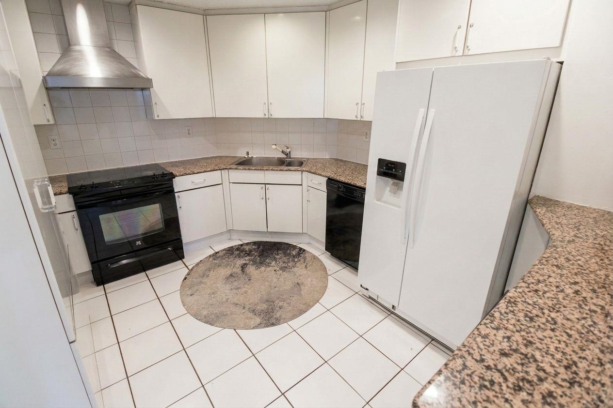 108 Harmon Cove Tower Property Photo 7