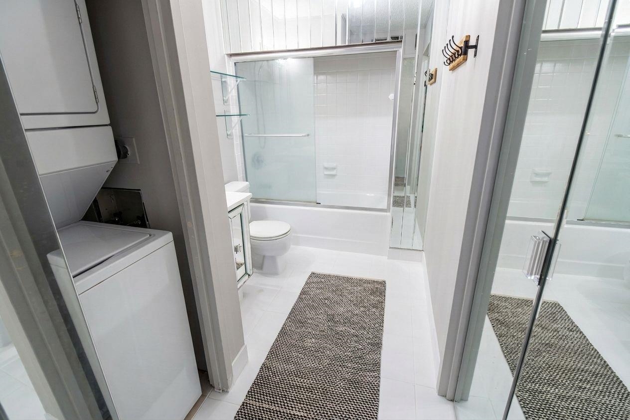 108 Harmon Cove Tower Property Photo 12