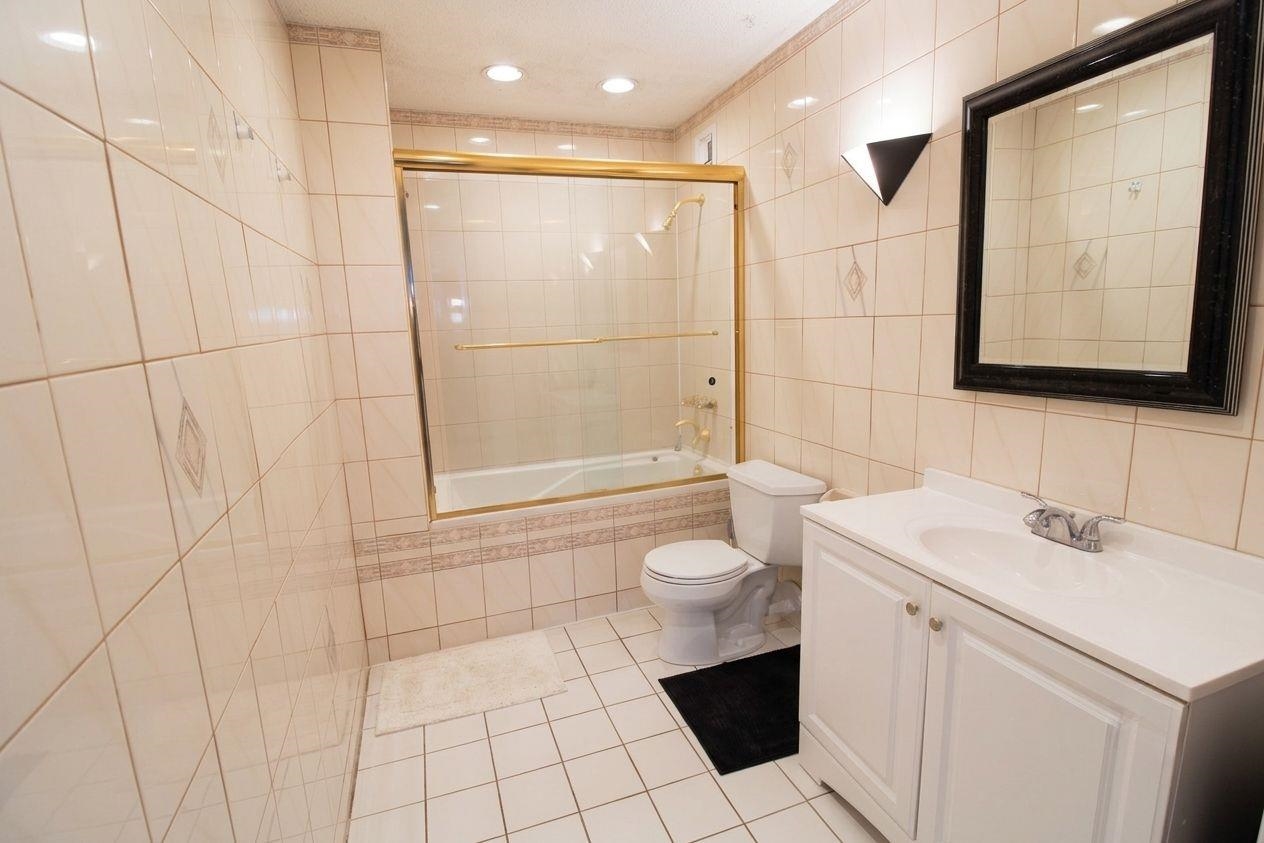 108 Harmon Cove Tower Property Photo 13