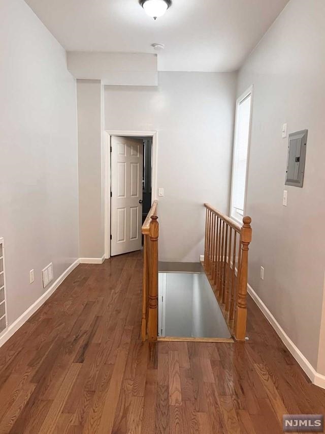 1307 51st St Property Photo 8