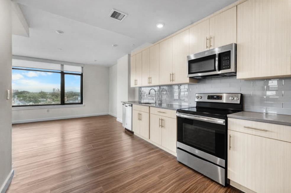 957 Broadway 1006 Property Photo 11