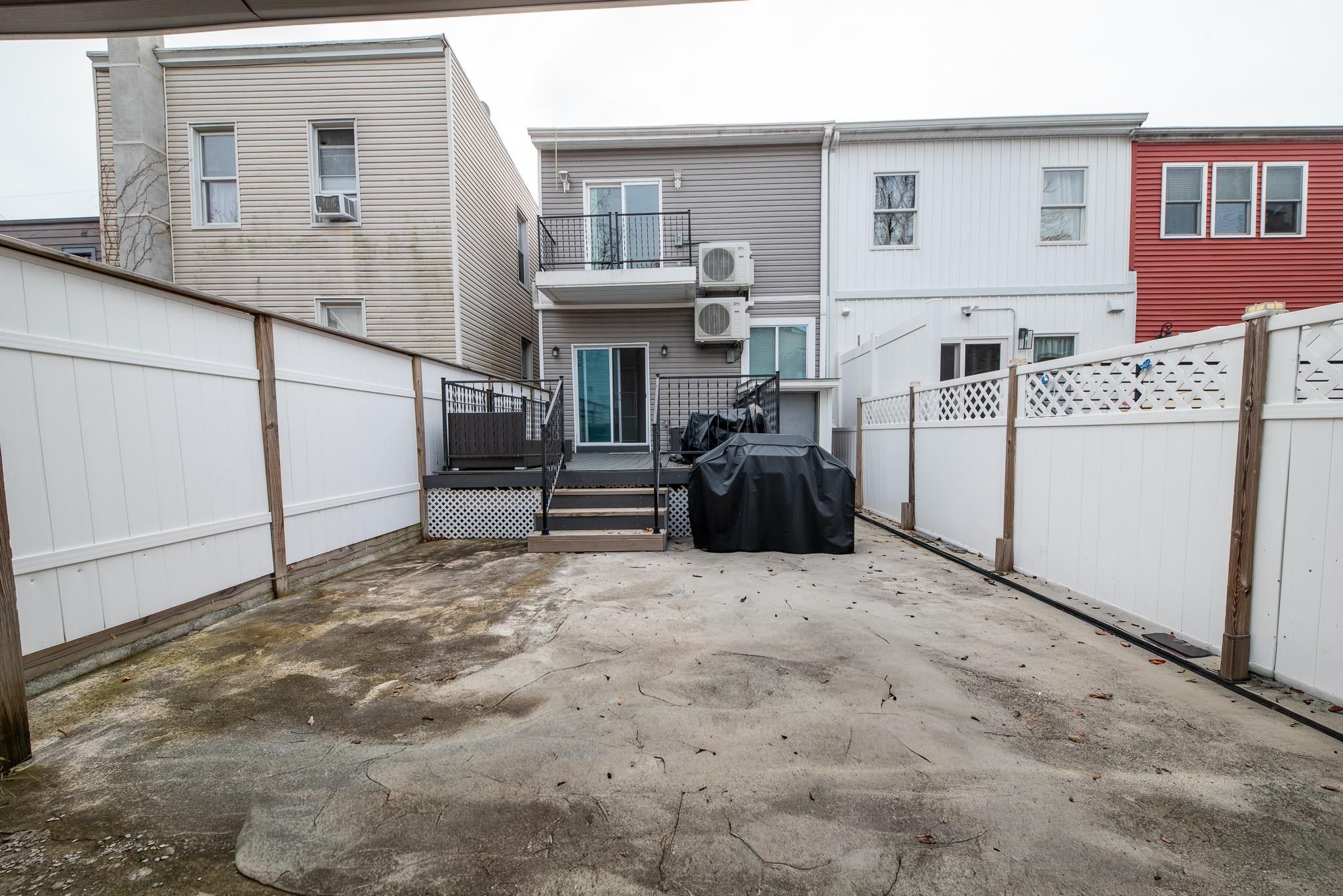 136 North St Property Photo 20