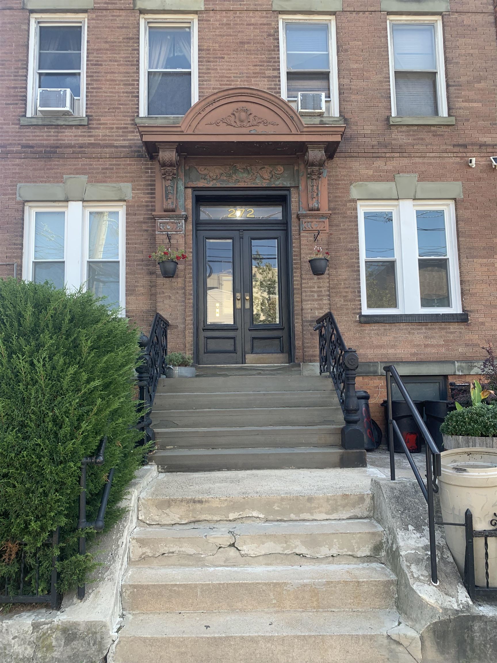 272 Hancock Ave 1 Property Photo 10