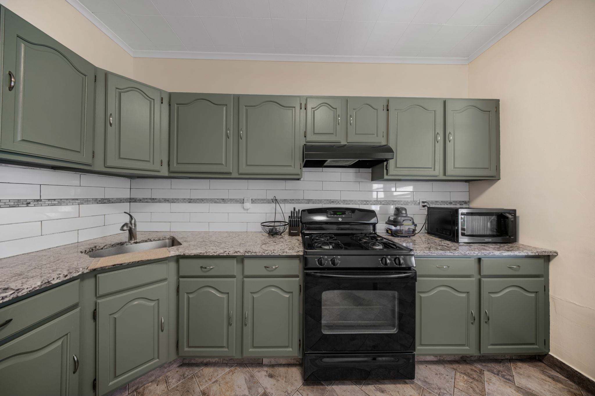 152 West 9th St 1 Property Photo 26