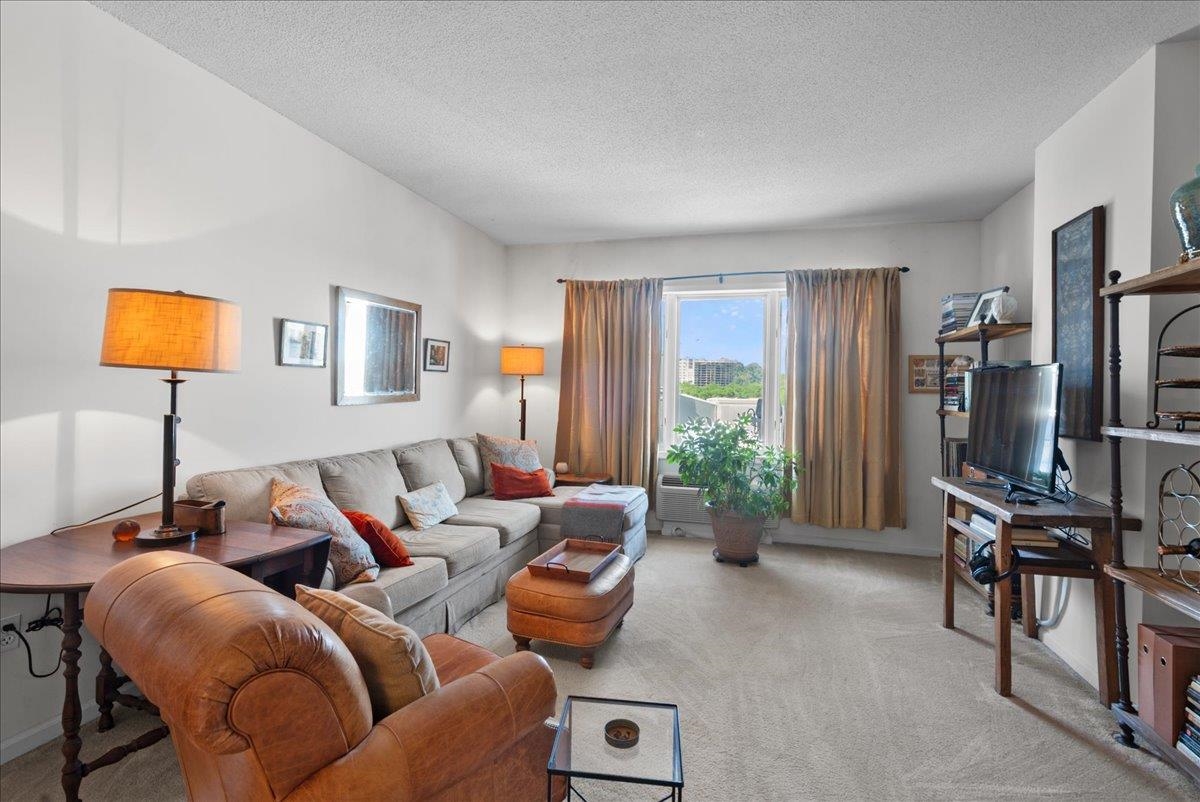 1104 City Pl Property Photo 4