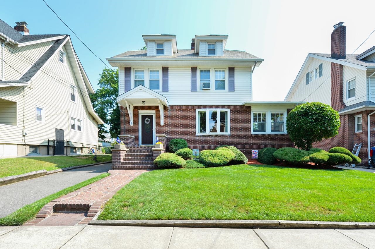 76 POPLAR ST Property Photo 1