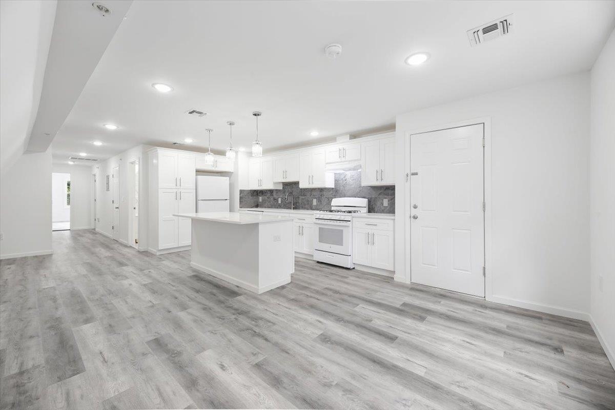 34 FULTON AVE 3 Property Photo 1