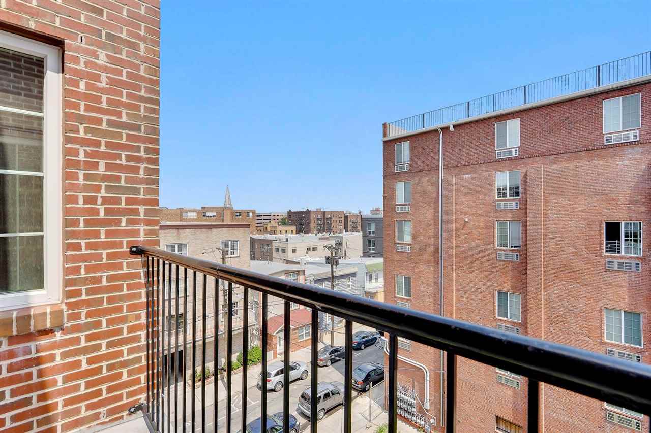 725 Sip St 404 Property Photo 13