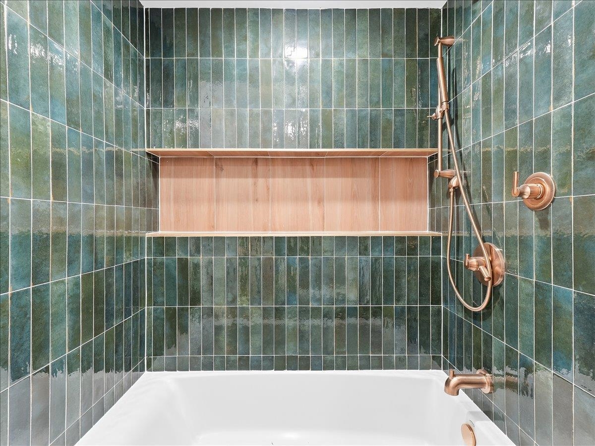 62 Gardner Ave 2 Property Photo 6