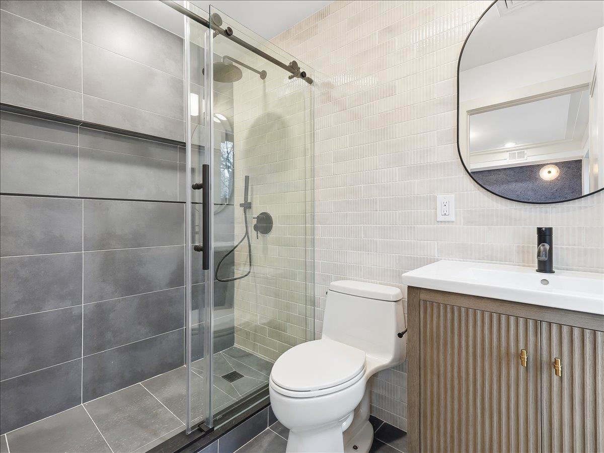 62 Gardner Ave 2 Property Photo 13