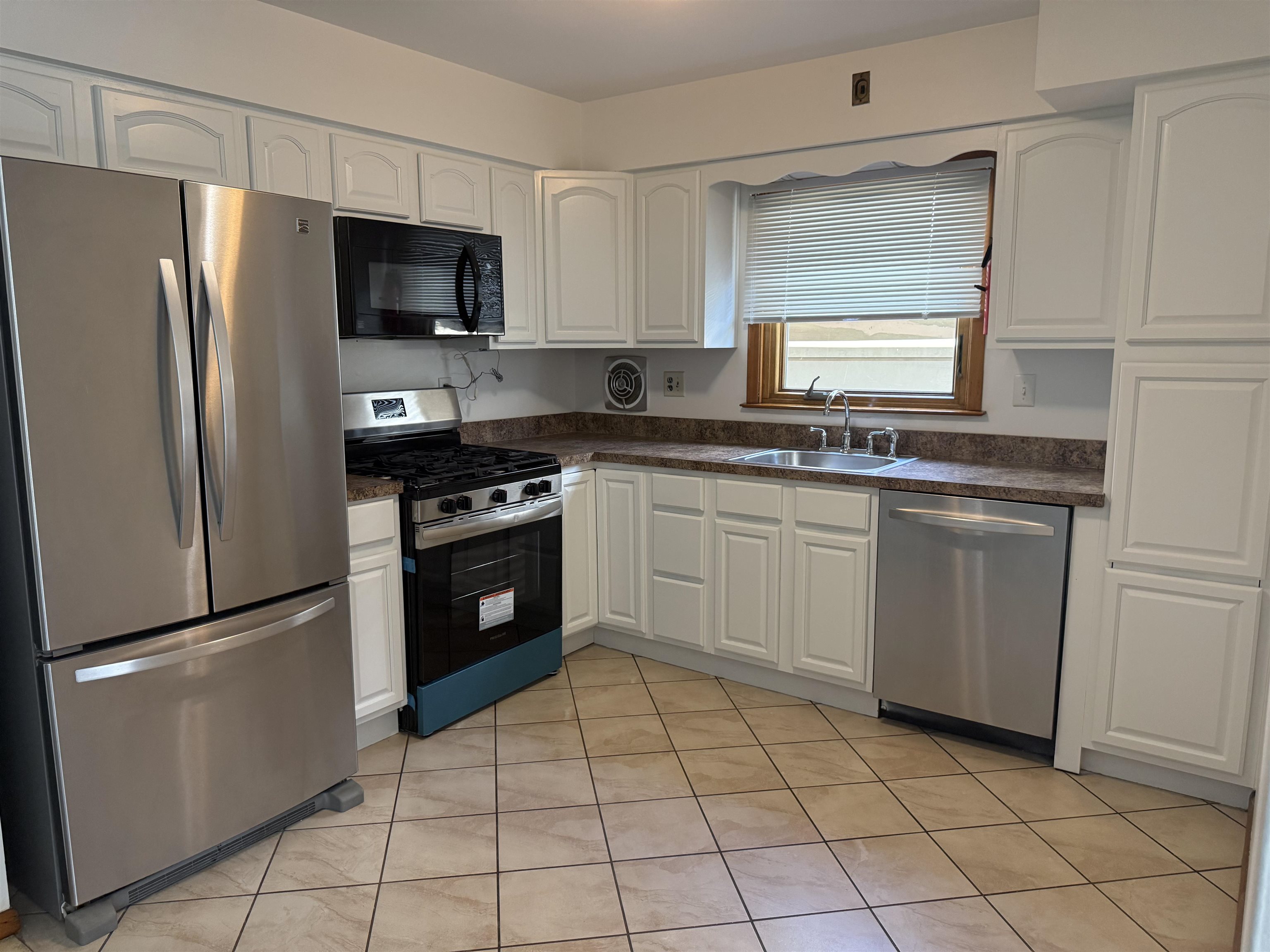 14 63rd St 3 Property Photo 1