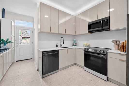 609 NEW YORK AVE 1R Property Photo 1