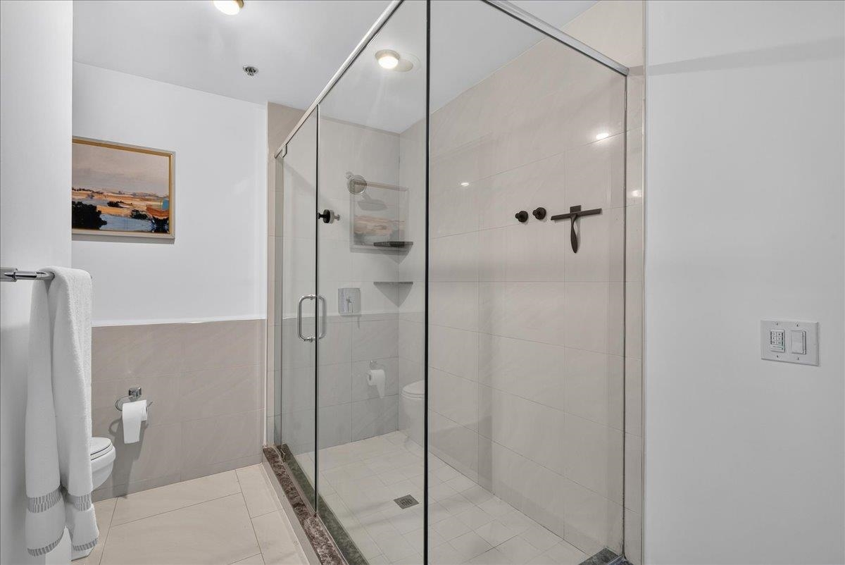 1100 Maxwell Lane 422 Property Photo 6