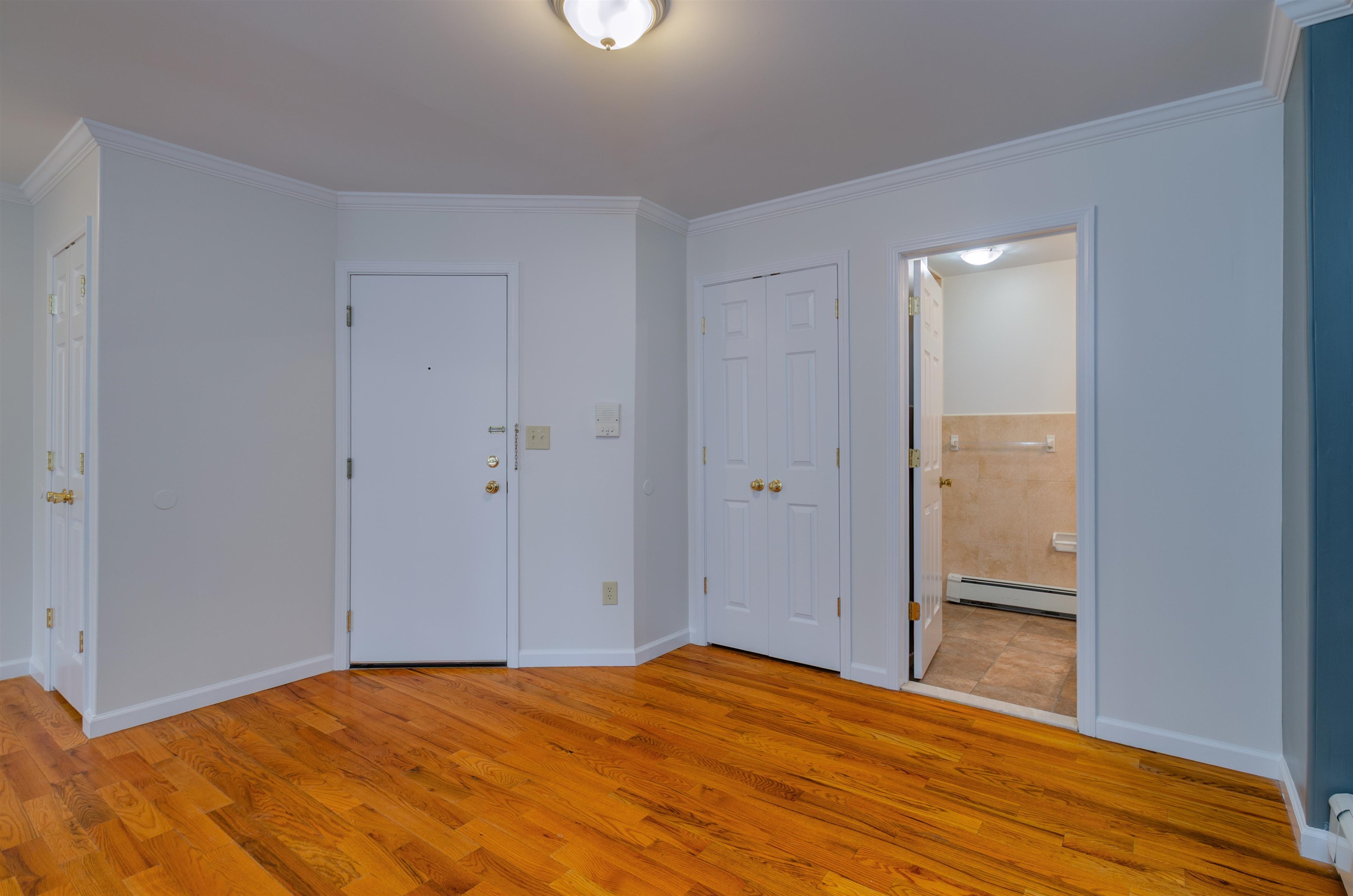 101 West 49th St 1 Property Photo 3