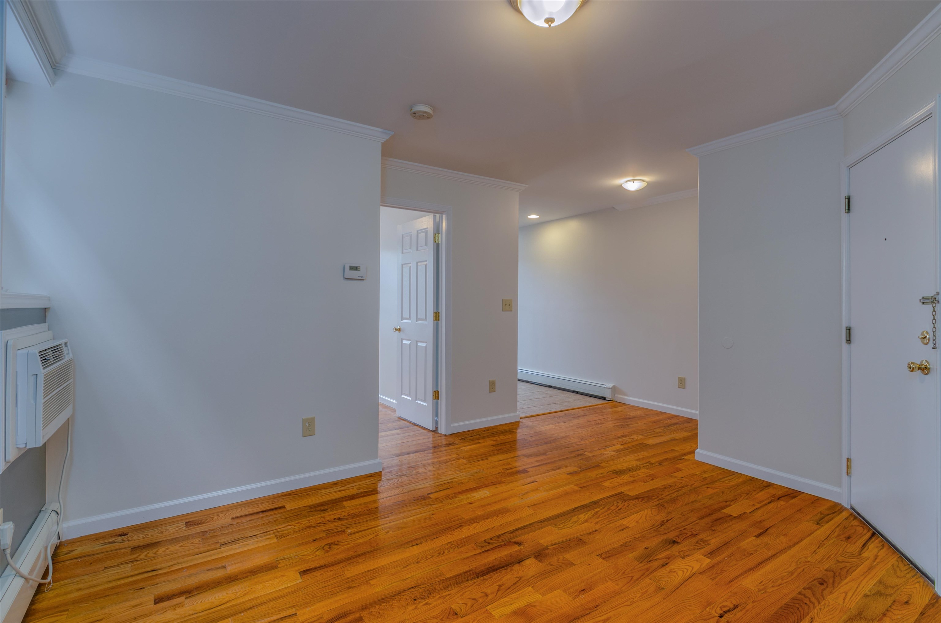 101 West 49th St 1 Property Photo 4