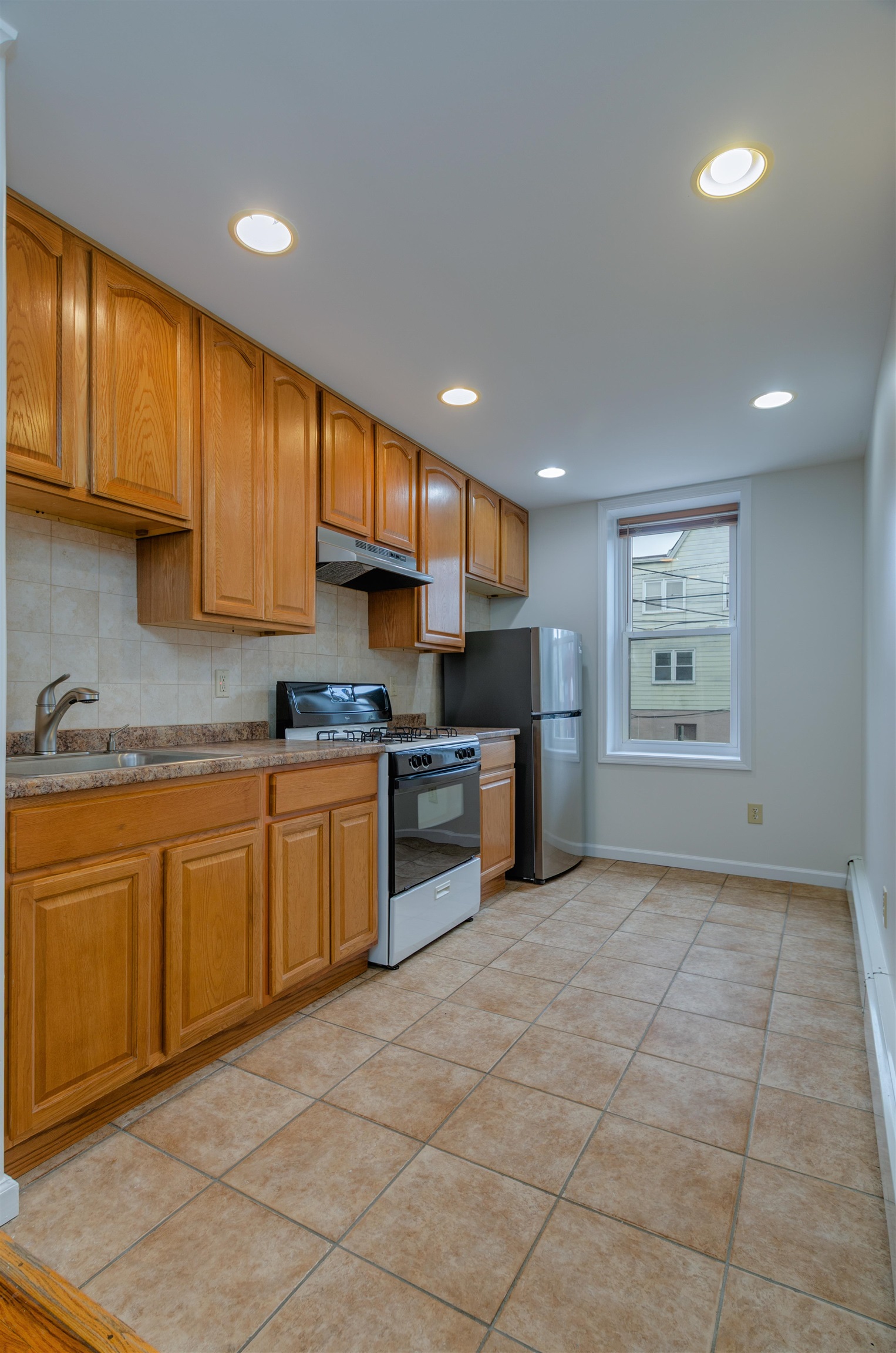 101 West 49th St 1 Property Photo 7