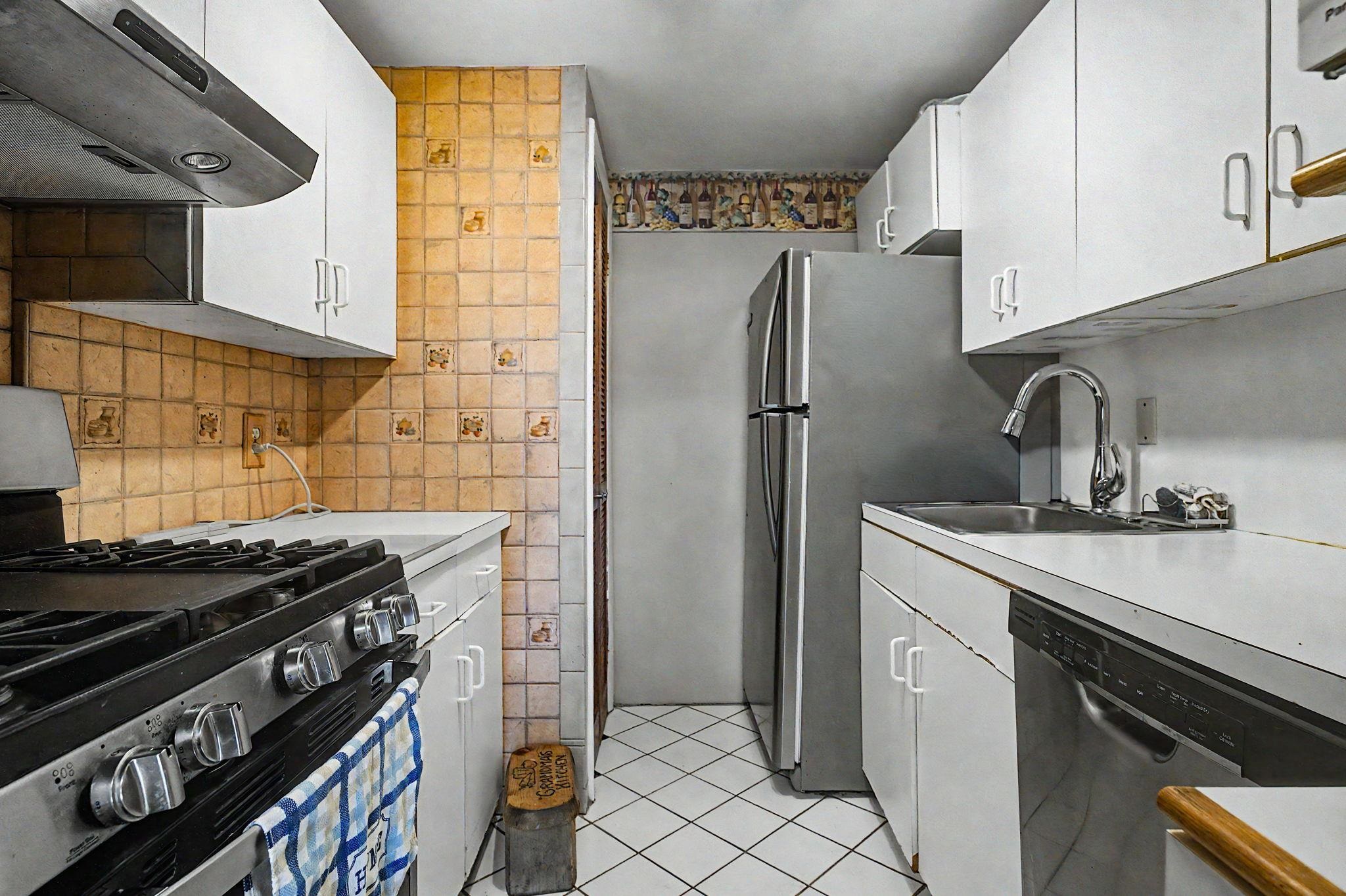 318 38th St 307 Property Photo 6