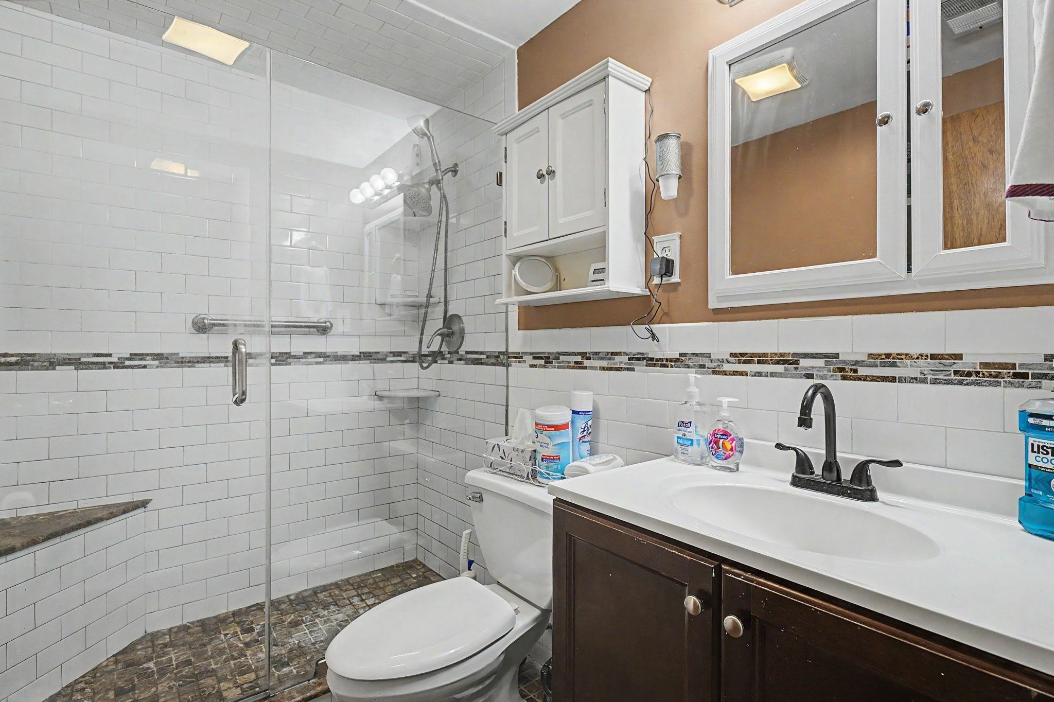 318 38th St 307 Property Photo 12