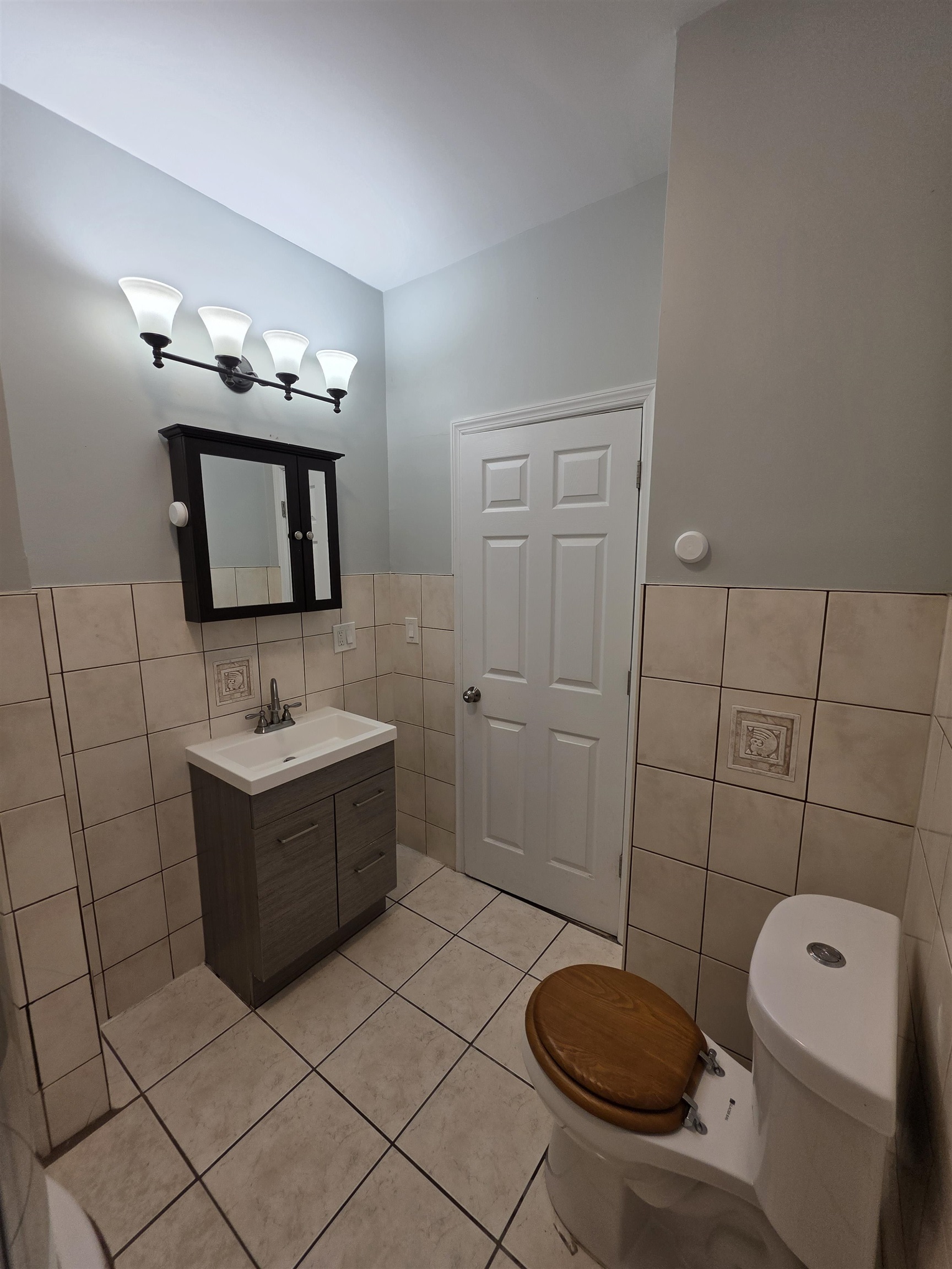 712 17th St 2 Property Photo 6