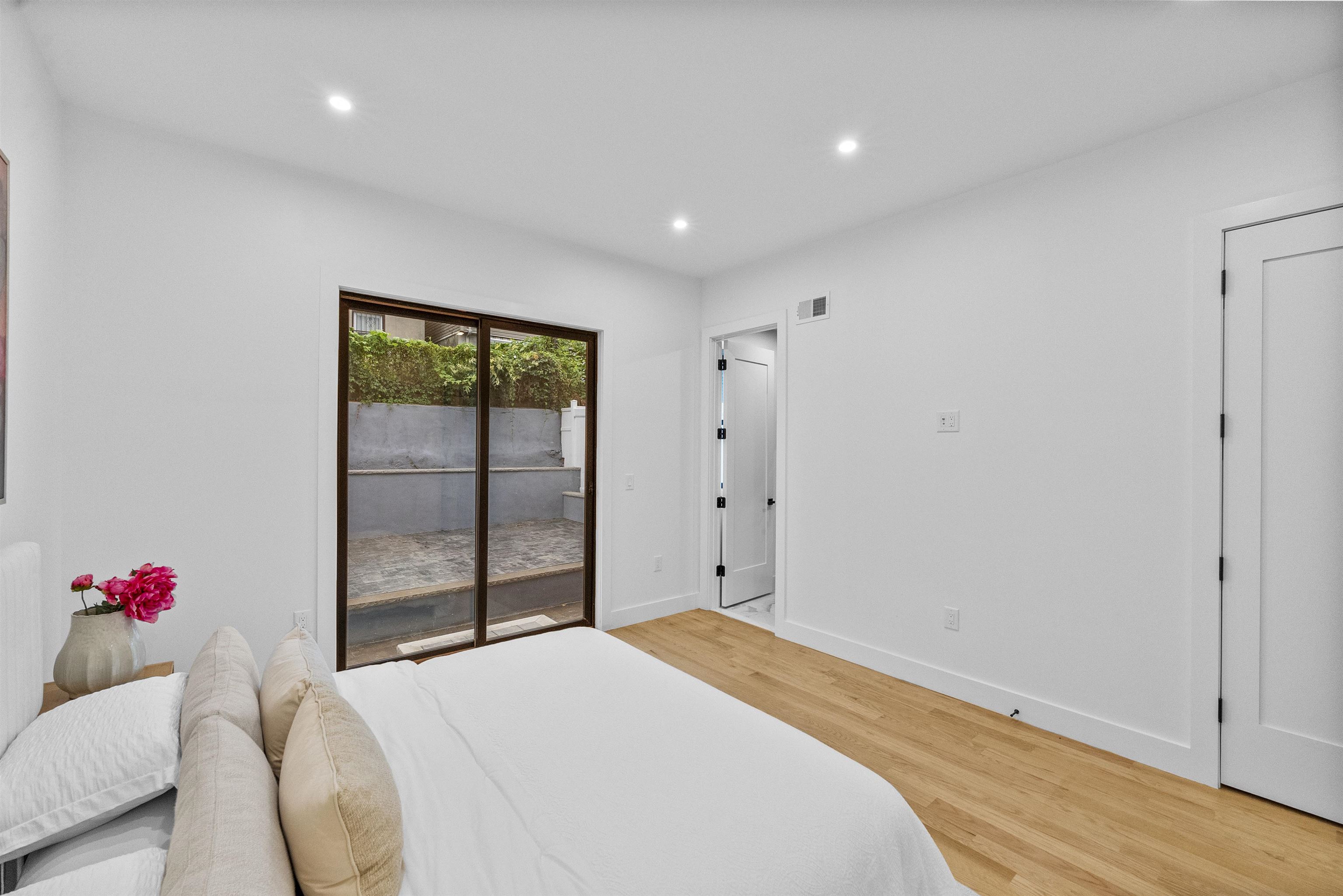100 Terrace Ave 1 Property Photo 11