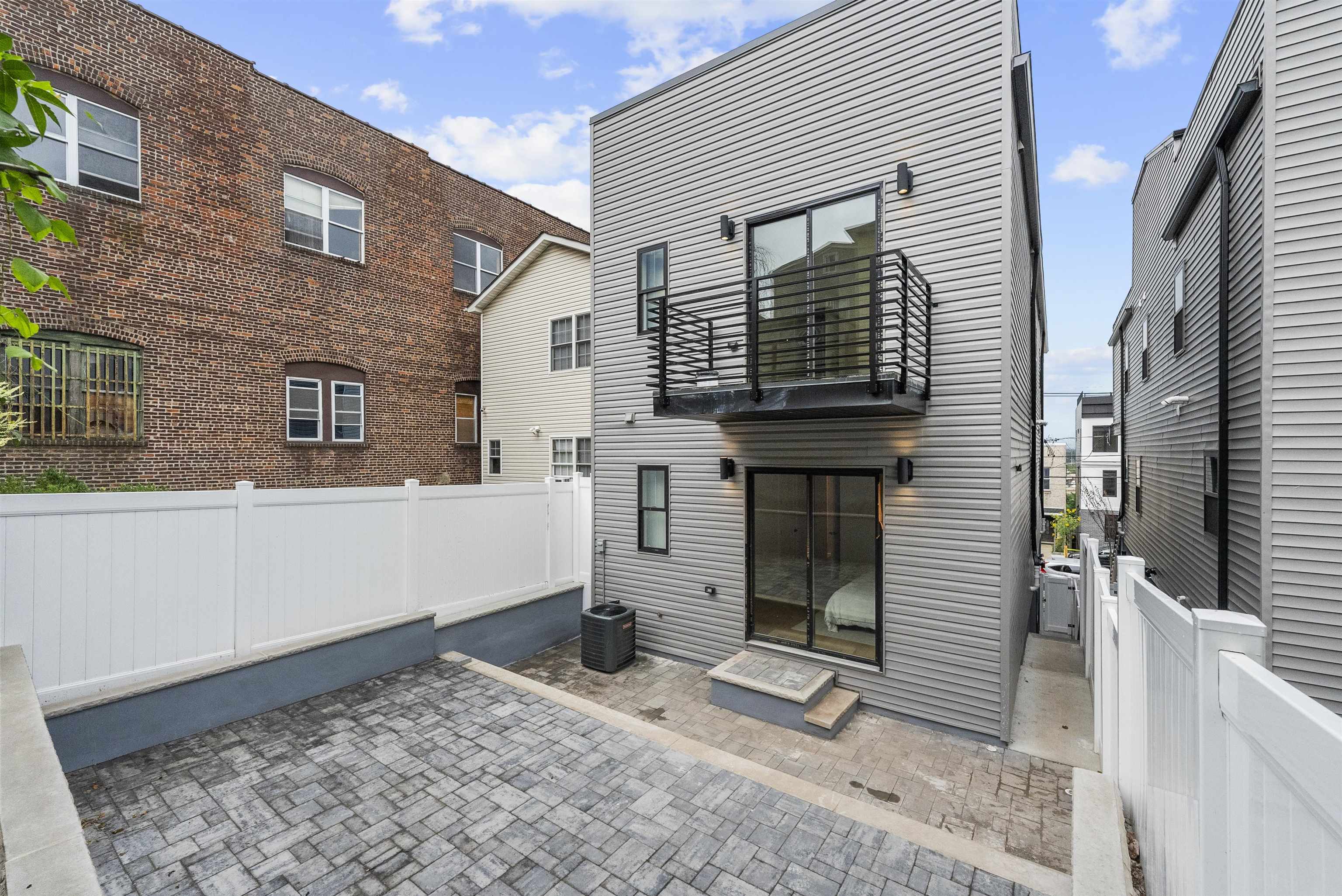 100 Terrace Ave 1 Property Photo 14