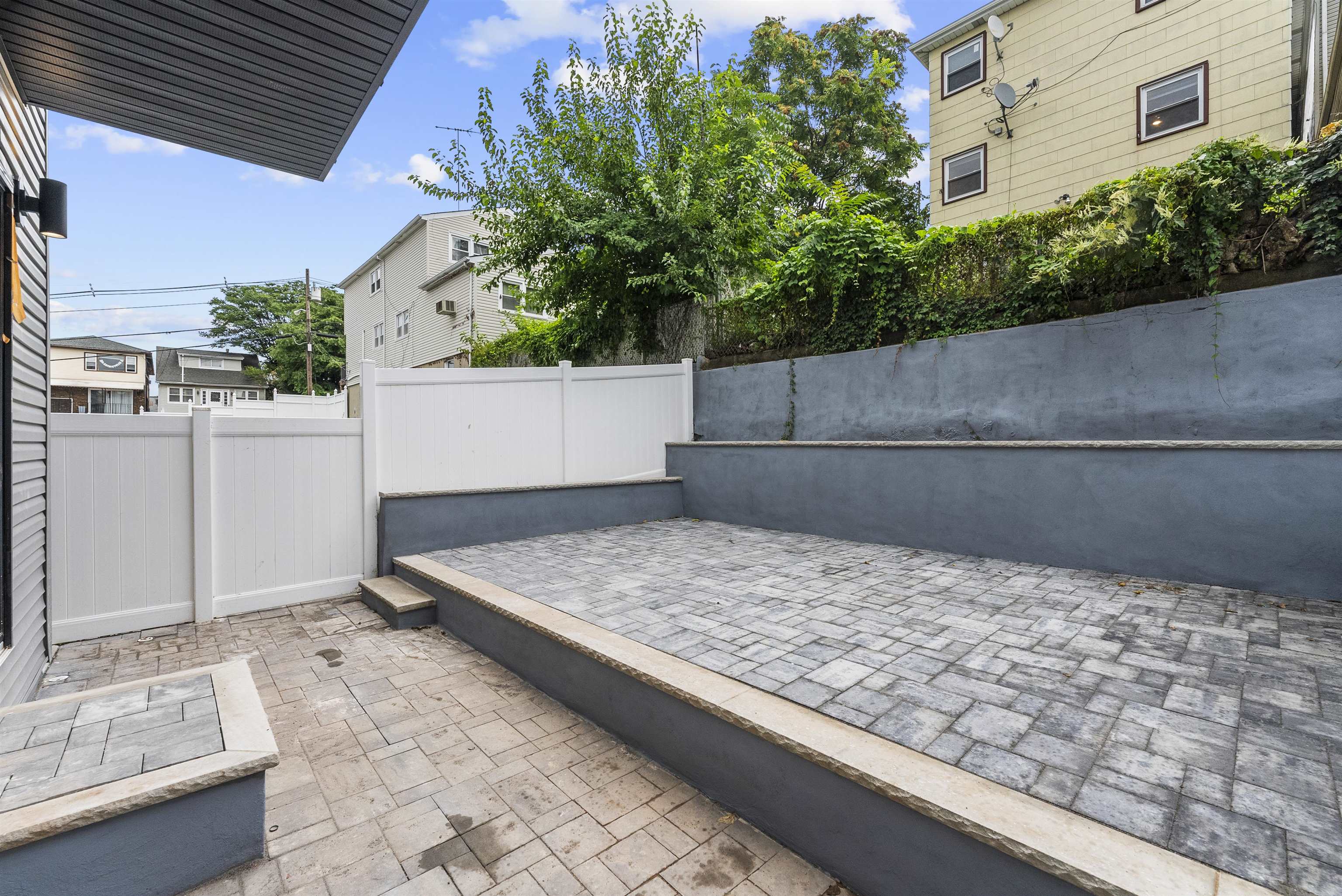 100 Terrace Ave 1 Property Photo 16