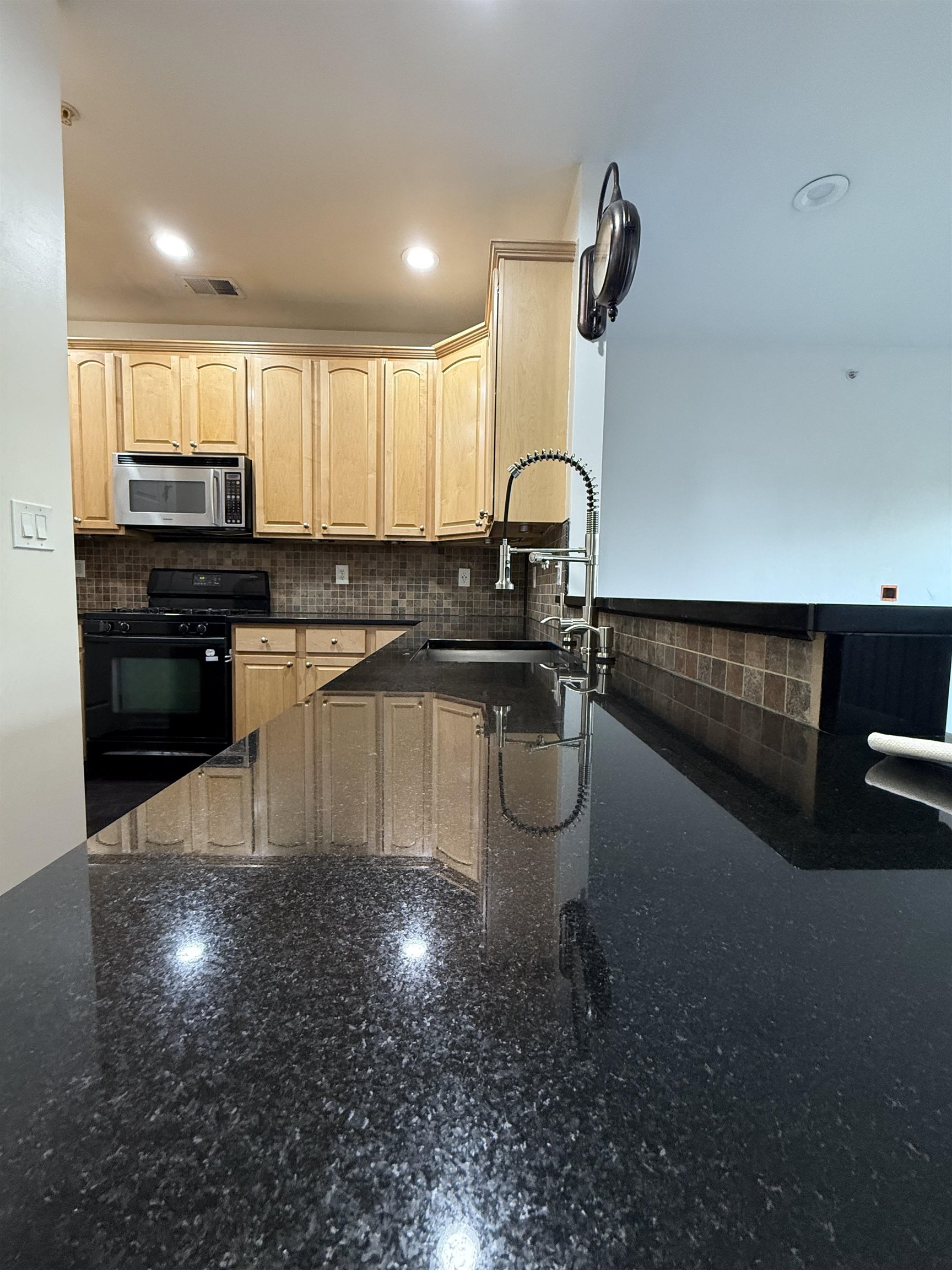 15 Hudson Ct Property Photo 9