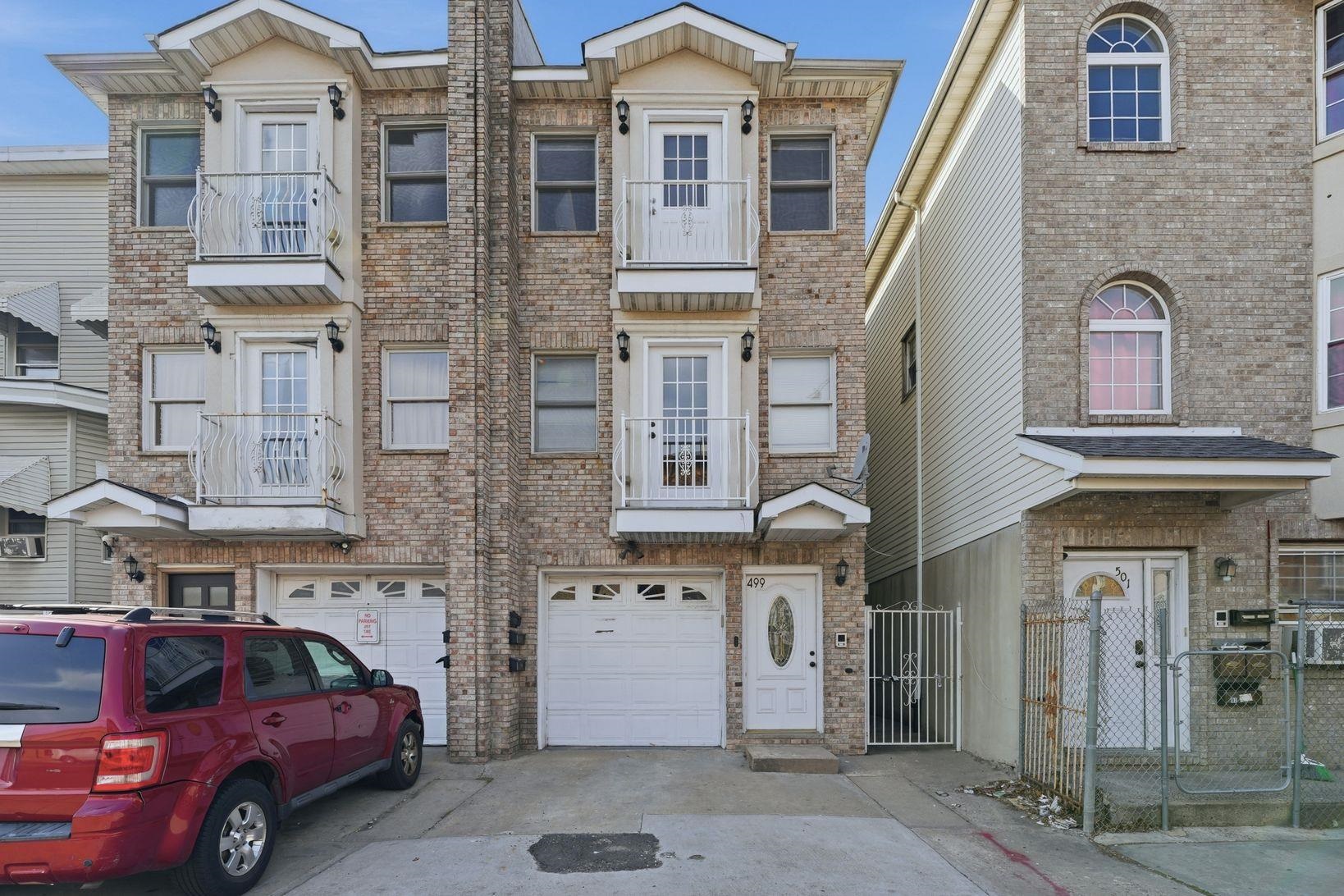 499 OCEAN AVE 1 Property Photo 1