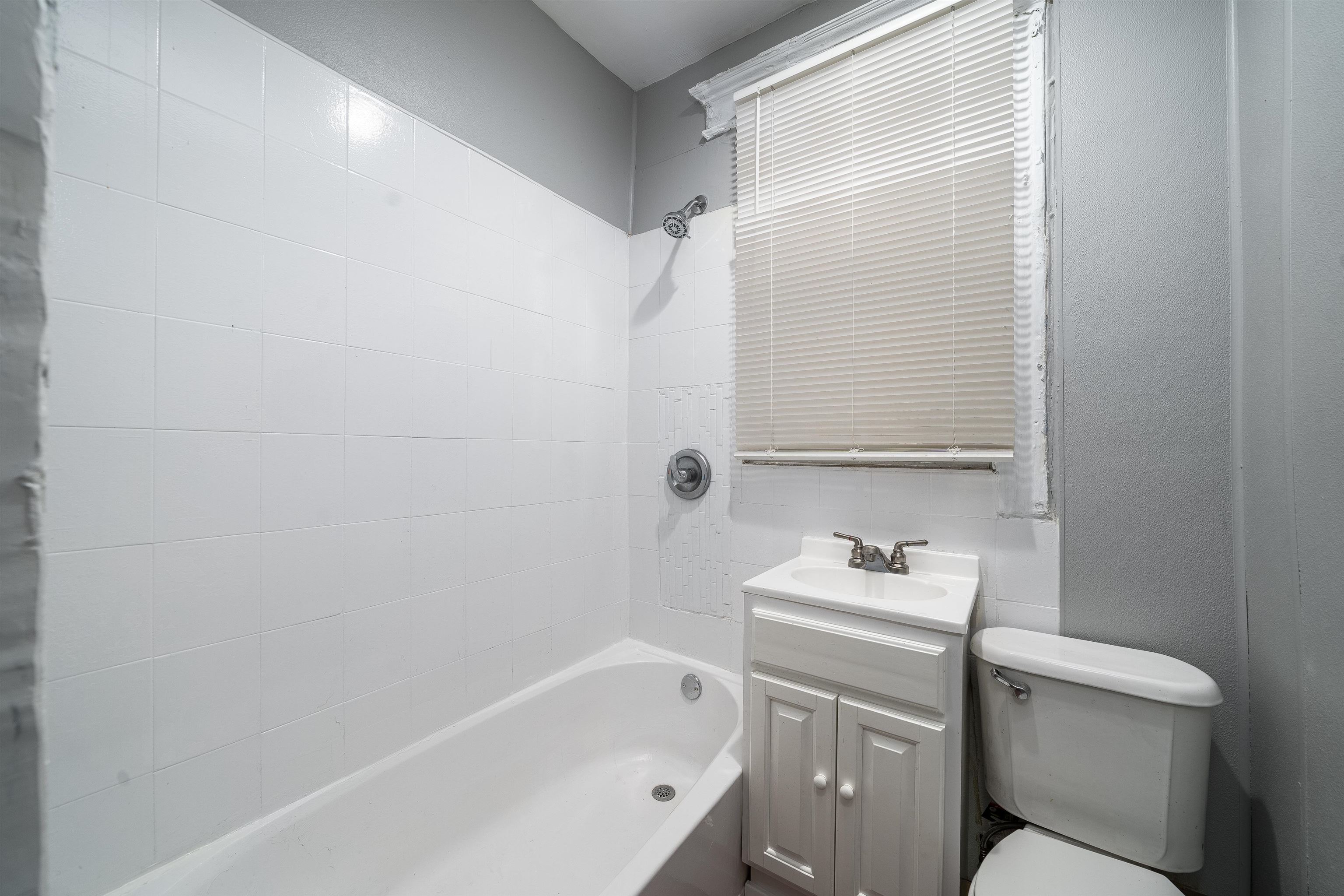 164 Highland Ave 4 Property Photo 11