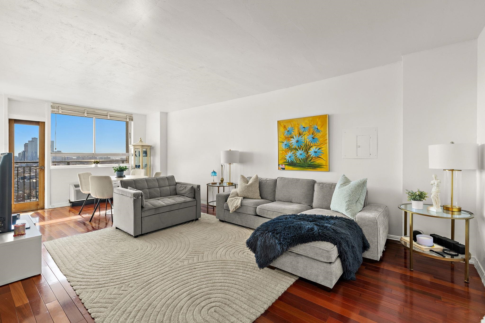 100 Manhattan Ave 2115 Property Photo 2