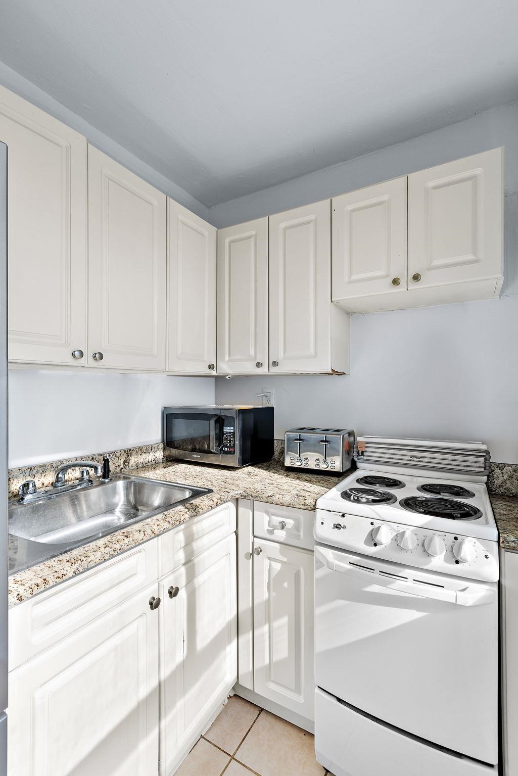 100 Manhattan Ave 2115 Property Photo 8