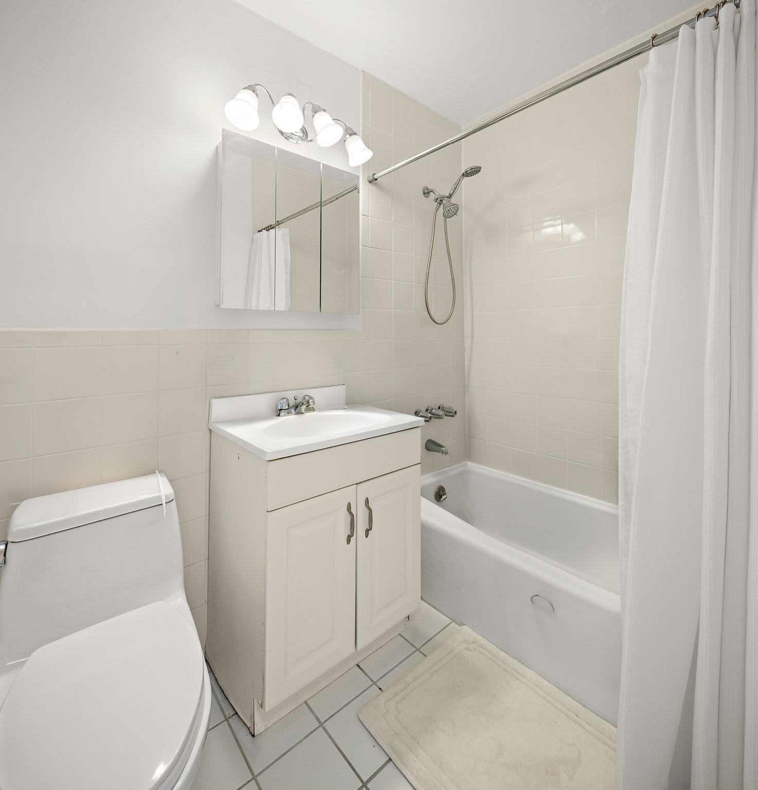 100 Manhattan Ave 2115 Property Photo 10