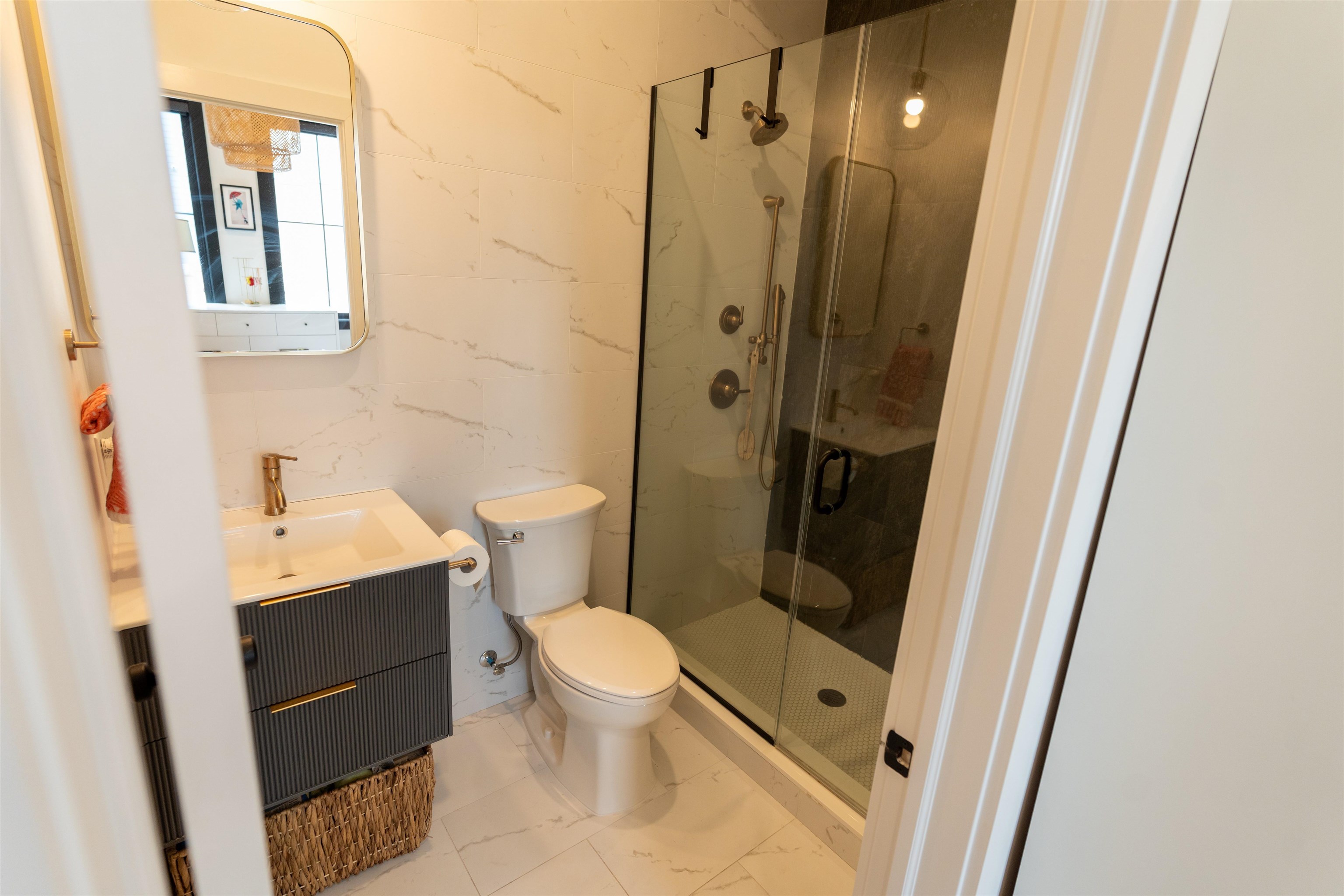 20 Westervelt Pl 2f Property Photo 19
